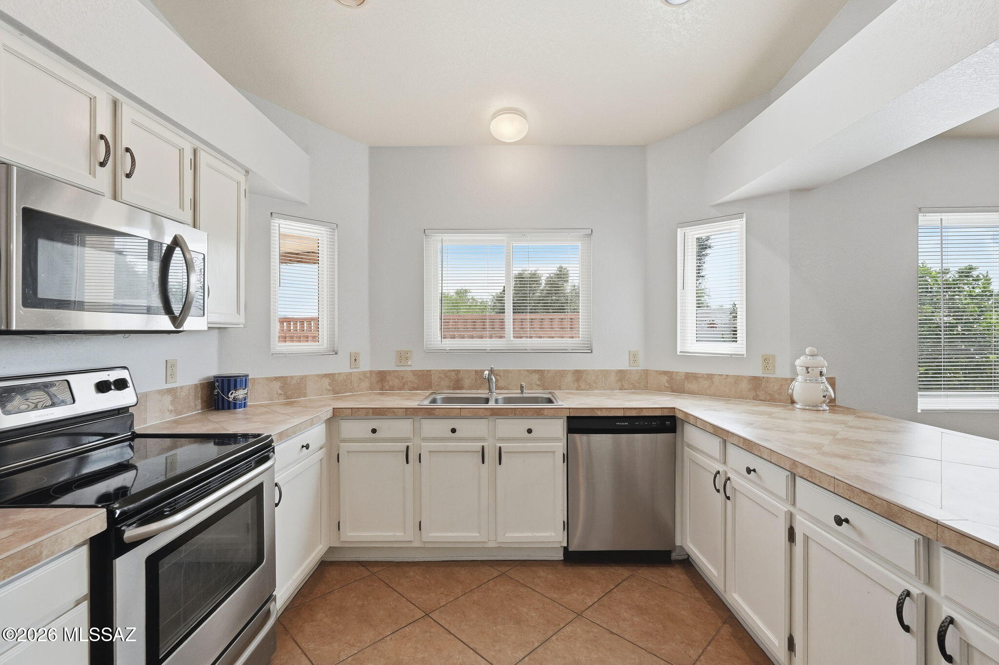 San Ignacio Heights (136-156) - Residential