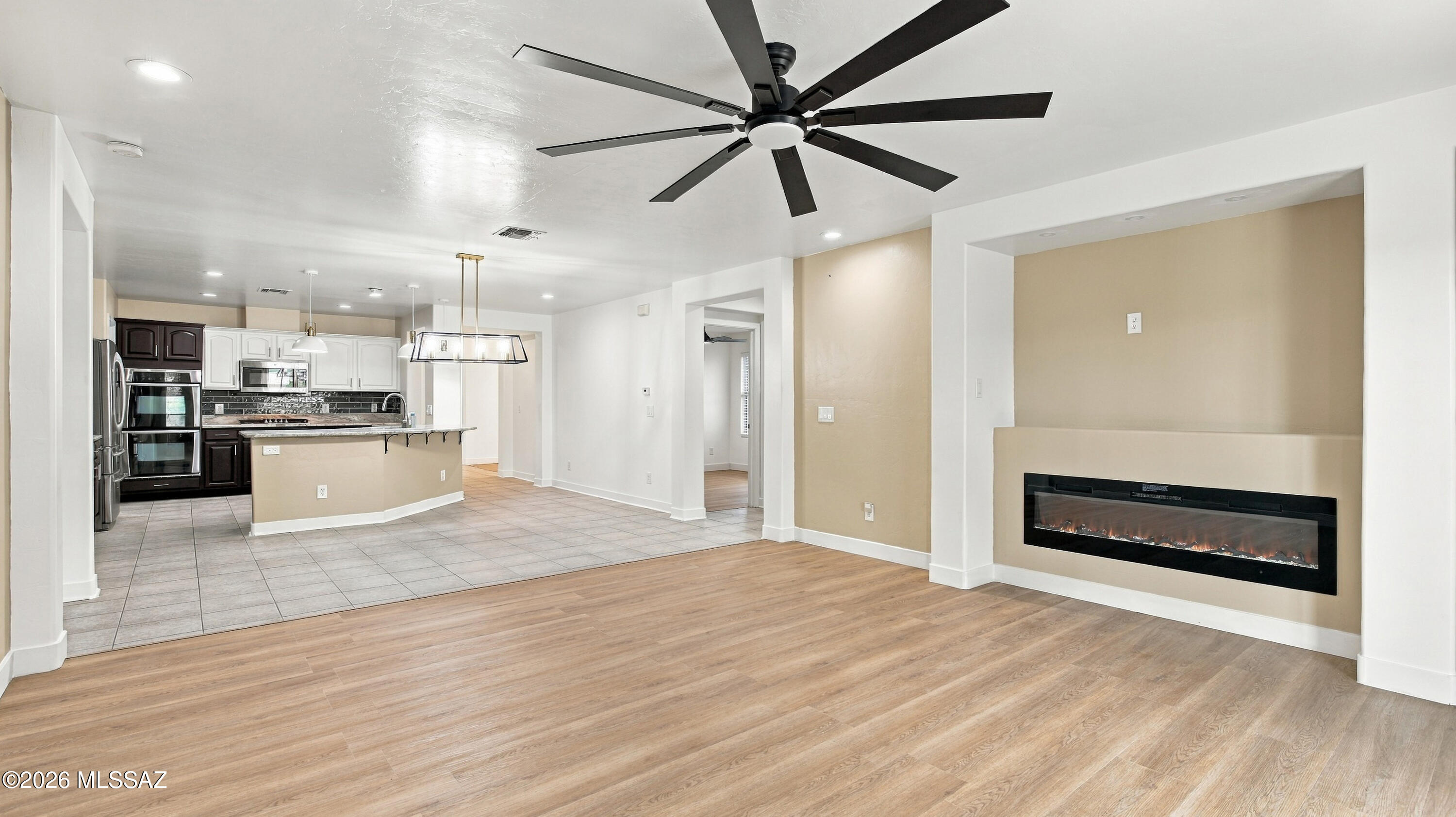 Black Horse (1-411) - Residential