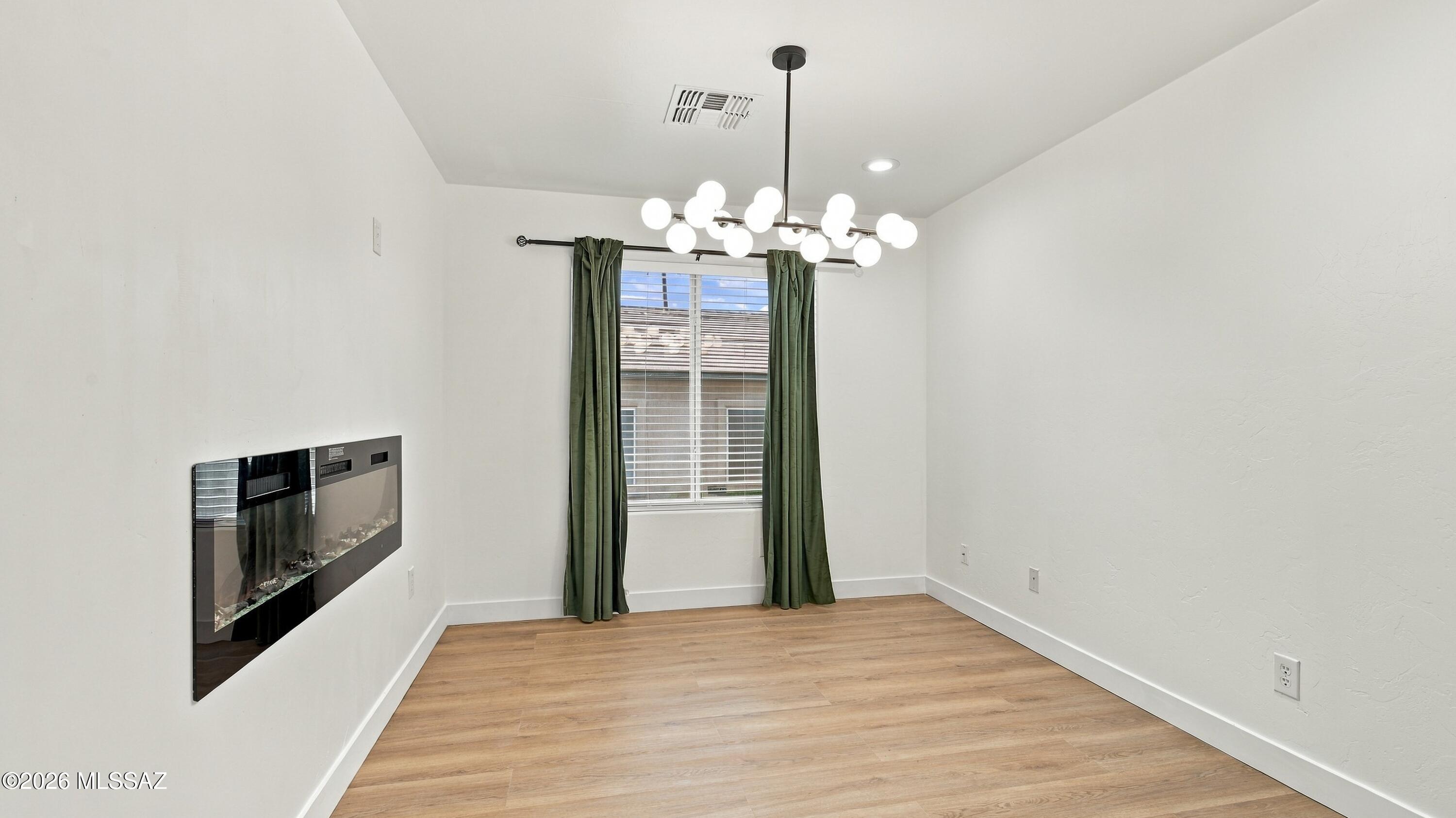 Black Horse (1-411) - Residential