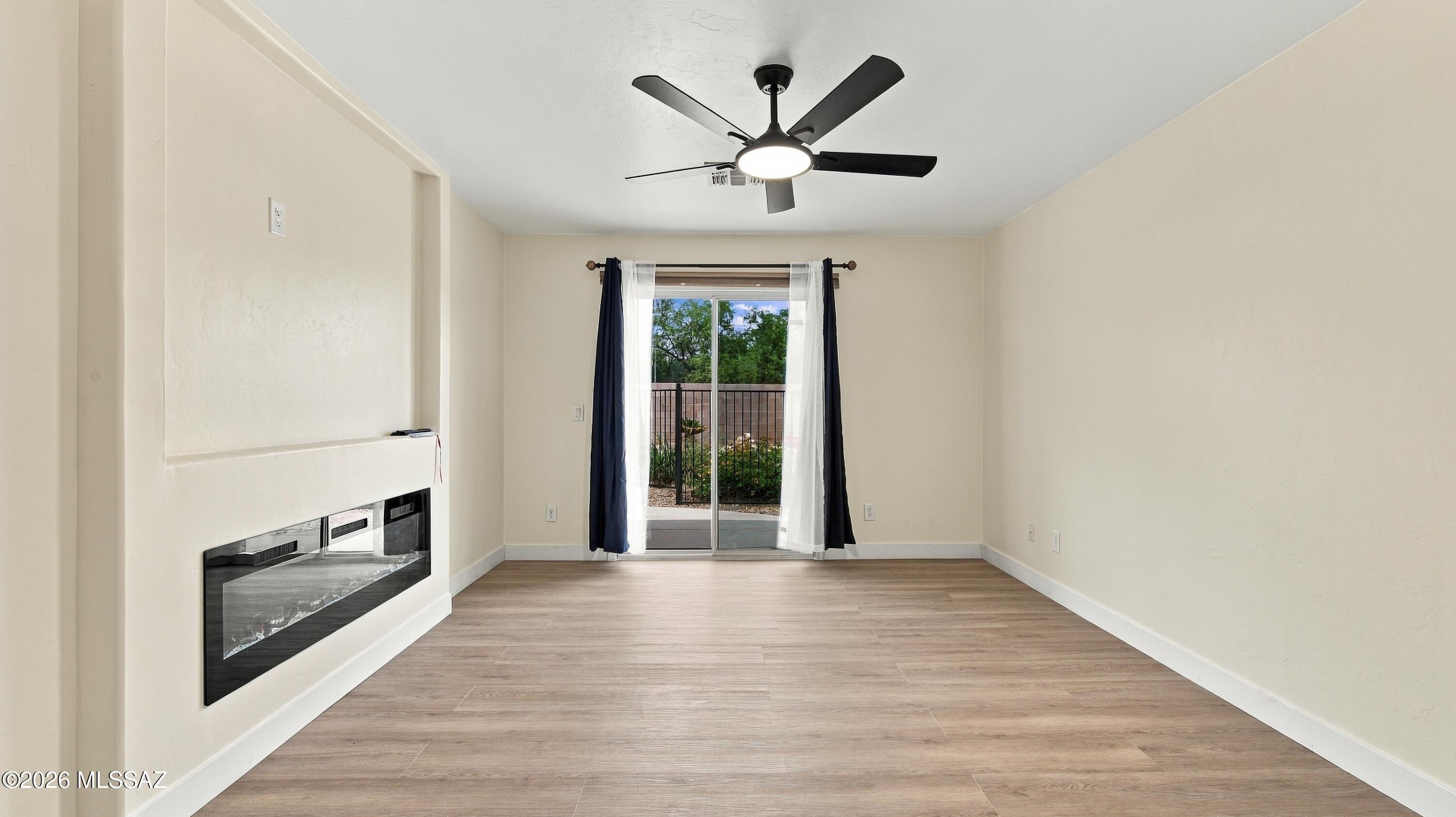 Black Horse (1-411) - Residential