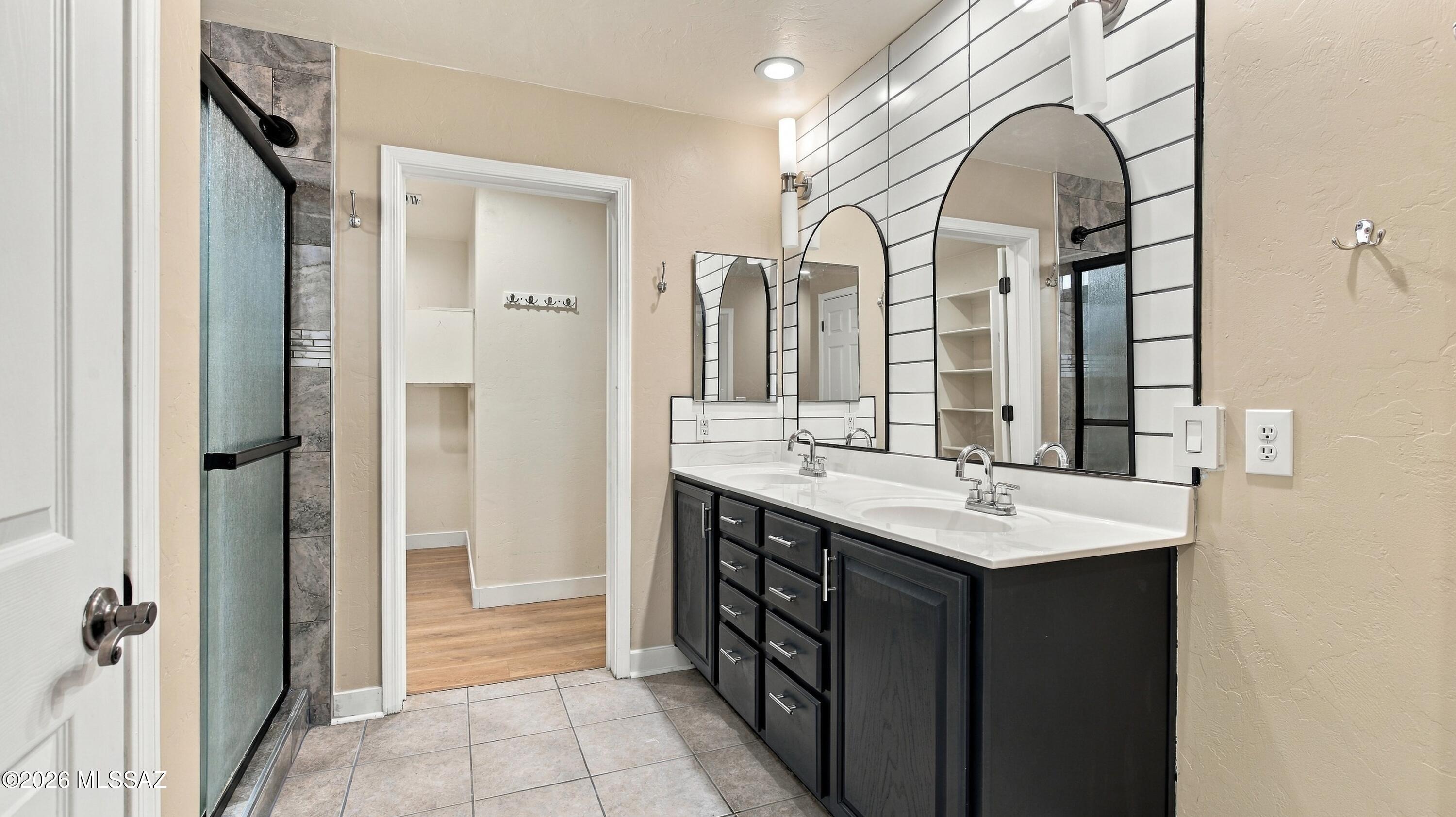 Black Horse (1-411) - Residential