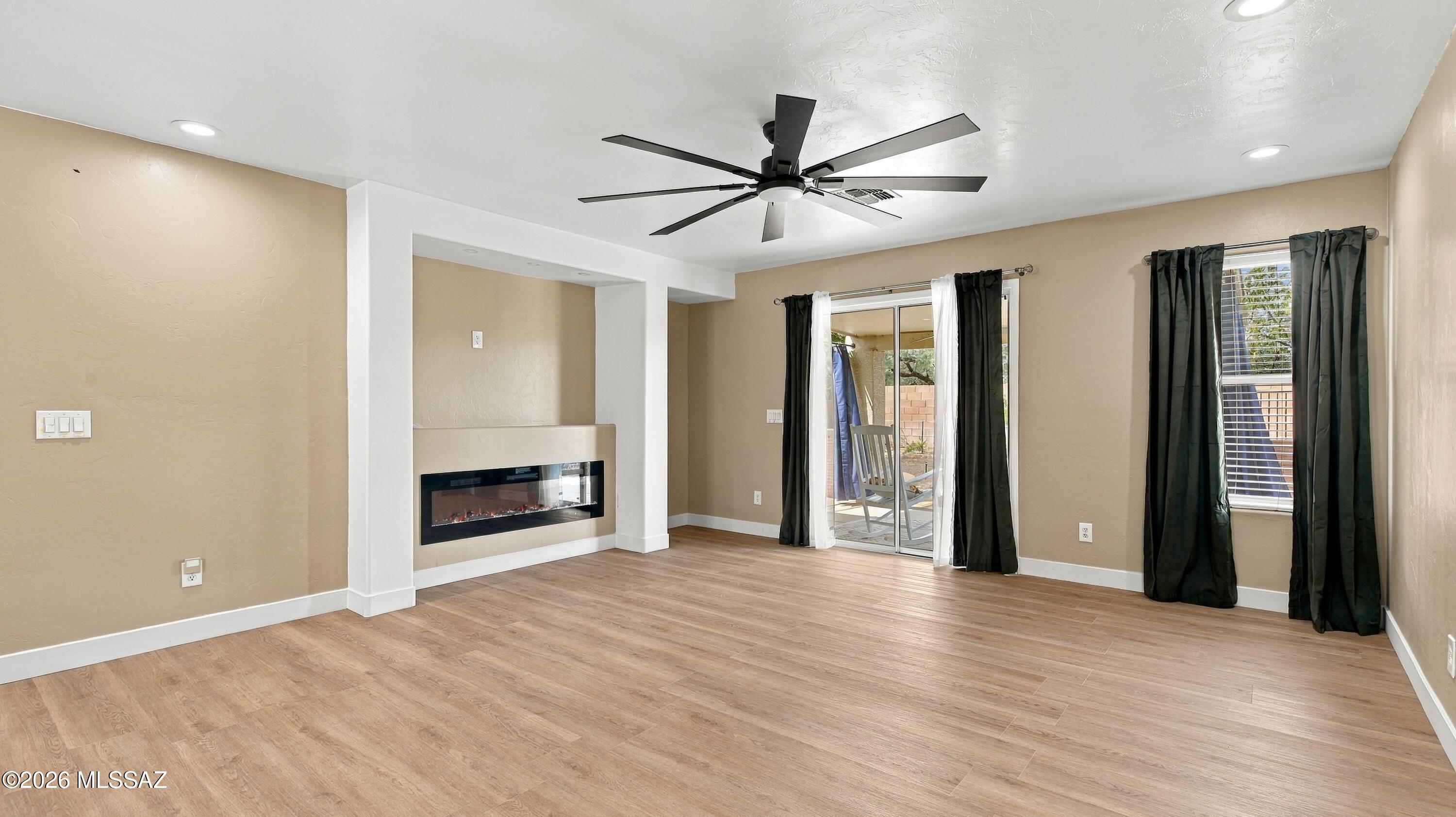 Black Horse (1-411) - Residential