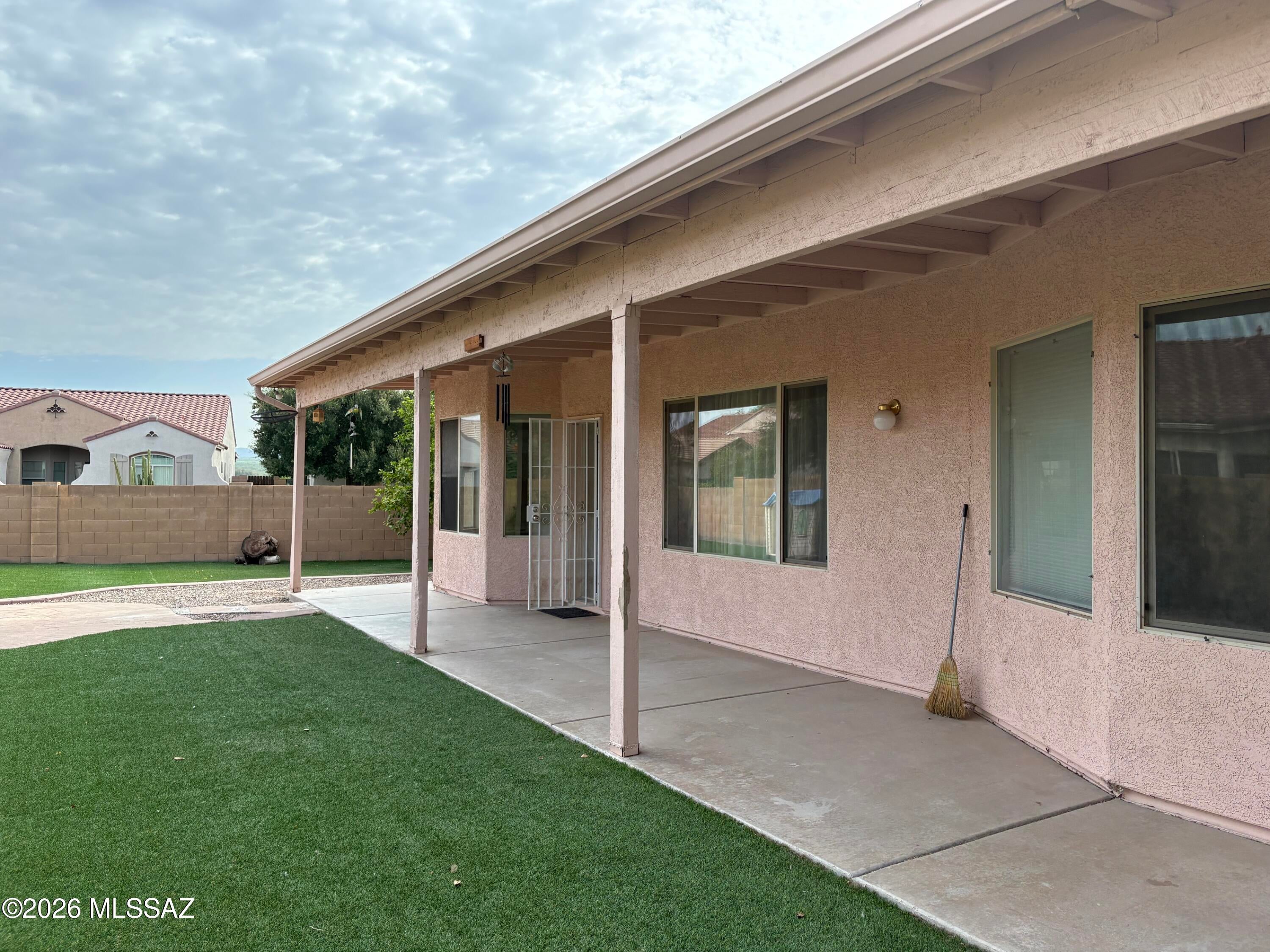 Cancion De La Luna (1-88) - Residential Lease