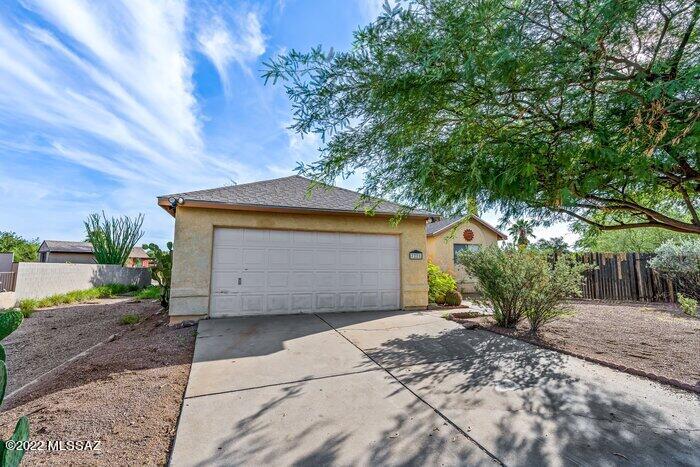 Welcome home to 7221 S Camino Alegre, nestled in the heart of Tucson, AZ! This beautifully designed 3-bed, 2-bath home offers the space, comfort, and style your family deserves. Enjoy an open-concept layout filled with natural light, a chef-inspired kitchen perfect for weeknight dinners, and a private backyard ideal for playtime or weekend barbecues.

Professionally managed by Reszi, every home comes with 24/7 maintenance support, flexible leasing options, and our convenient Zero Deposit program. Whether you're relocating, starting fresh, or settling down, this home offers the perfect foundation for your next chapter.

Come see why so many residents call Reszi home -- schedule your tour today!