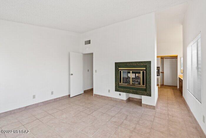Mission Ridge (1-305) - Residential Lease