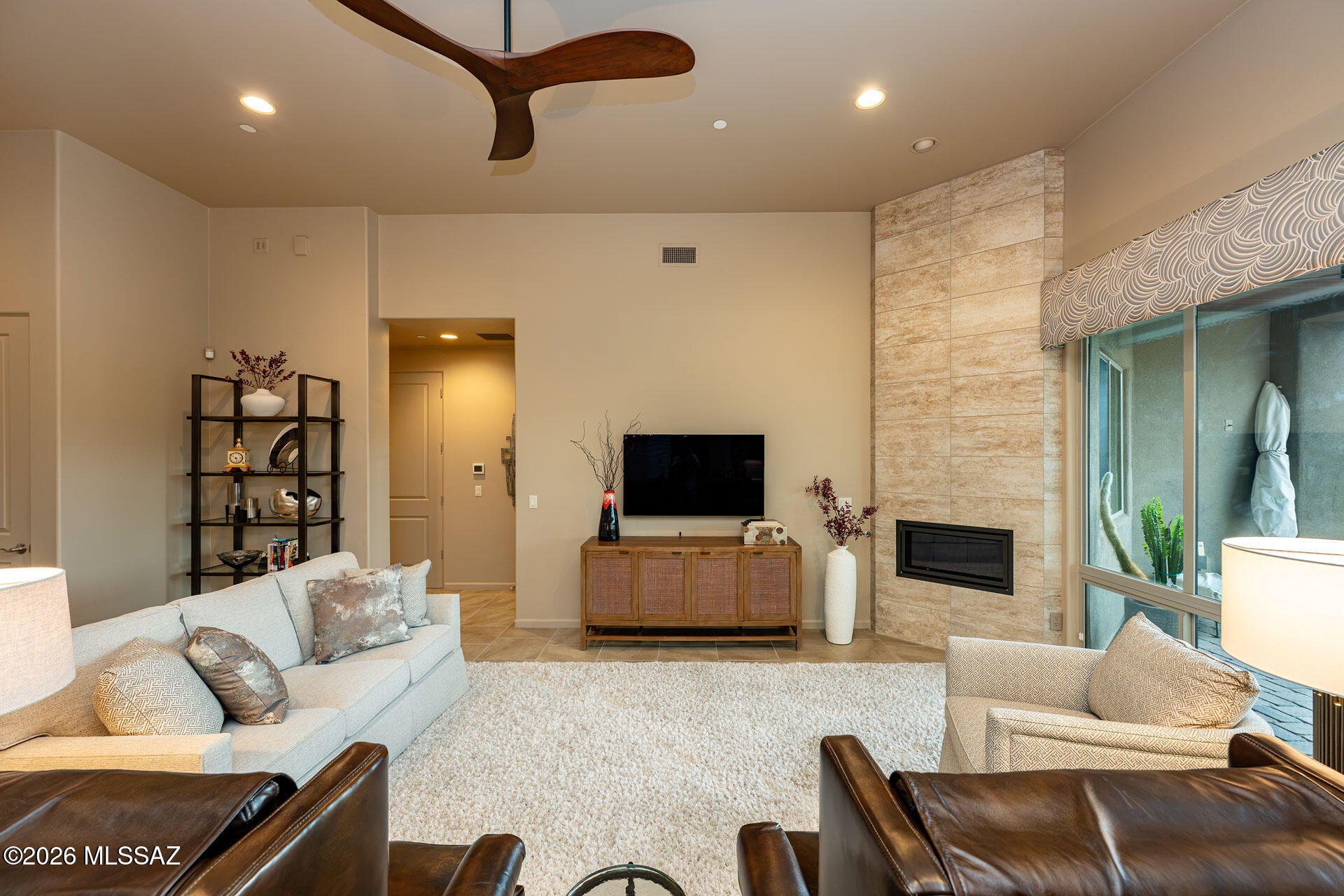 Boulder Bridge Pass At Dove Mountain SQ20132910078 - Residential