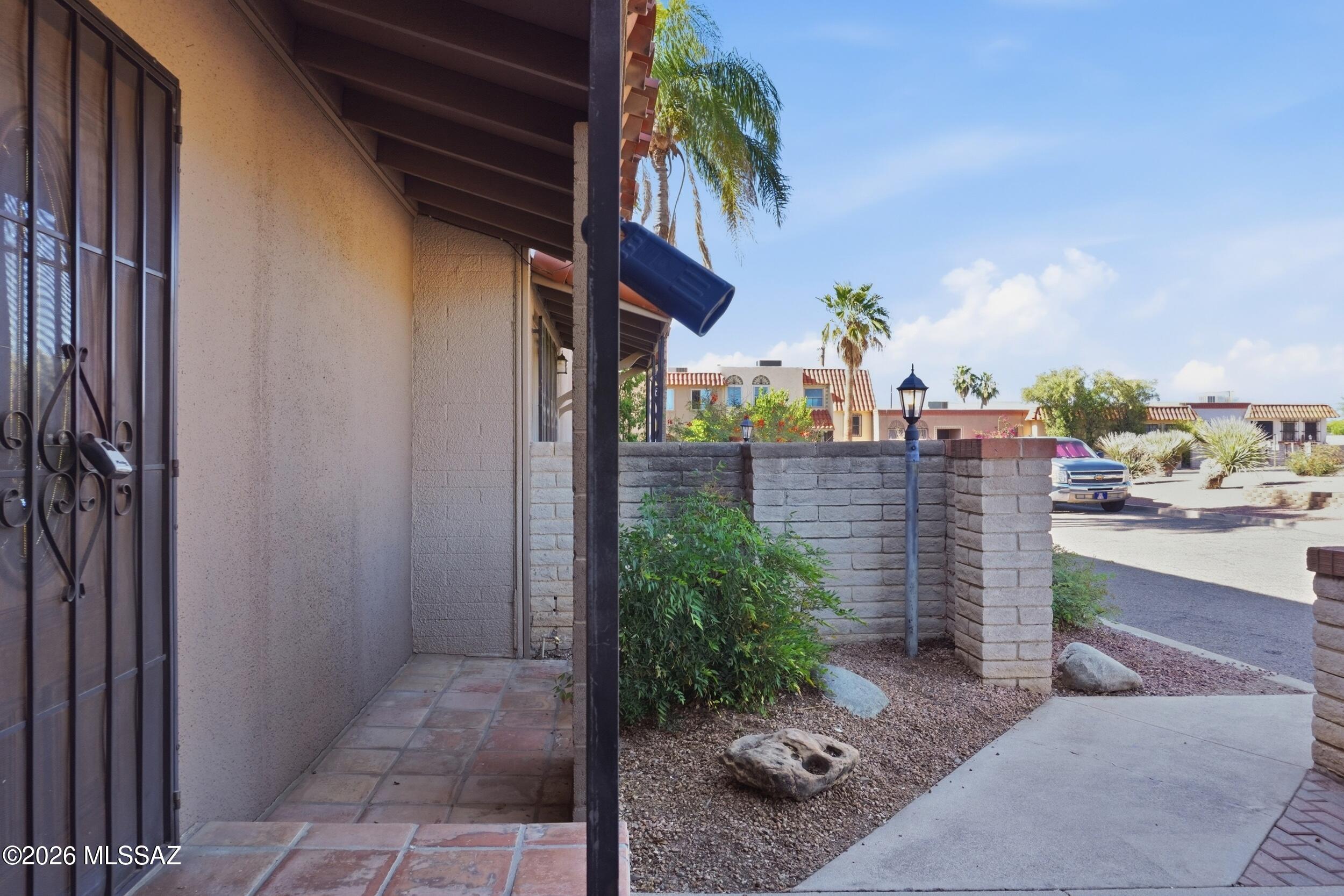 Rolling Hills Towne House - Residential