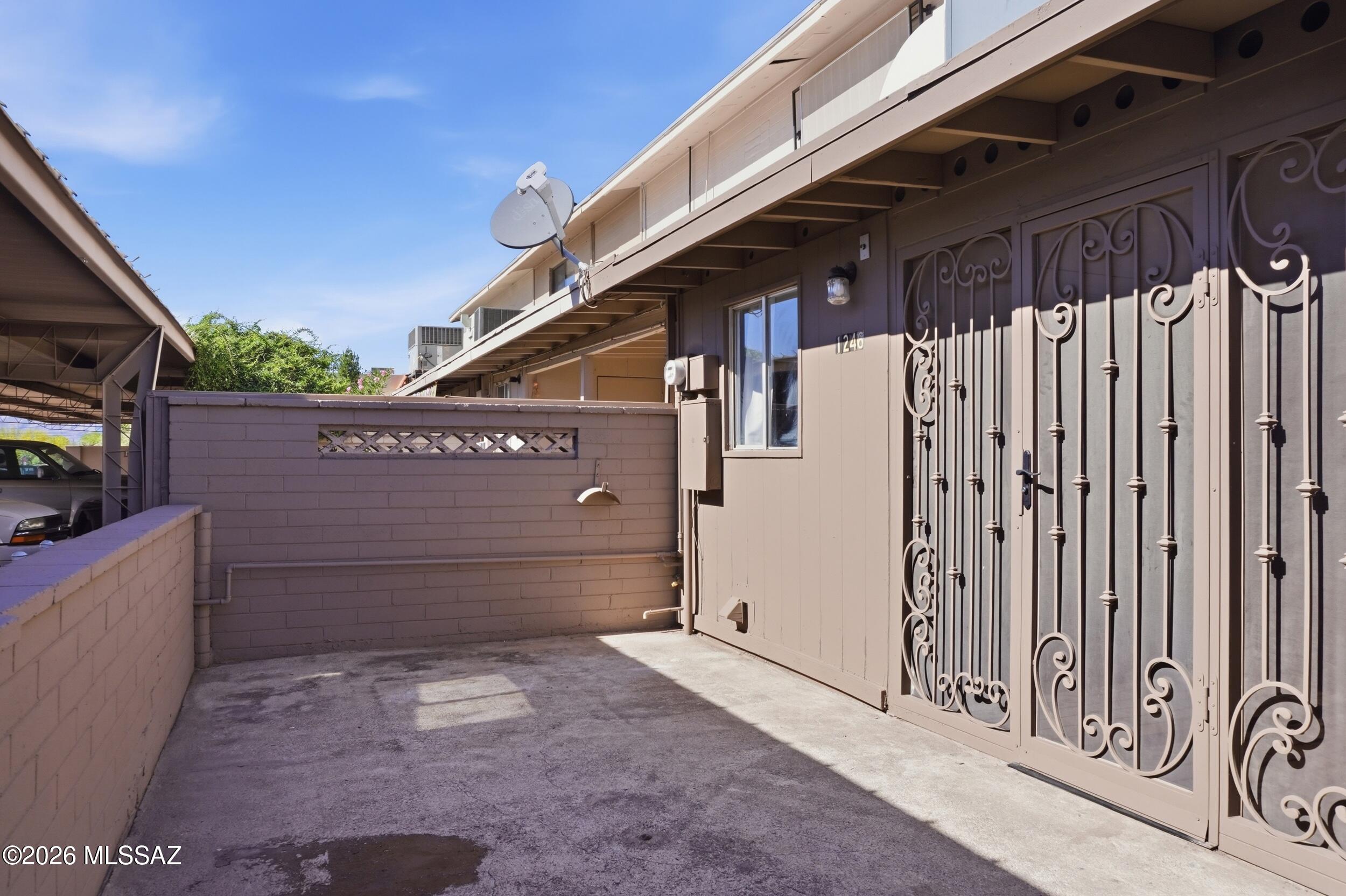 Rolling Hills Towne House - Residential