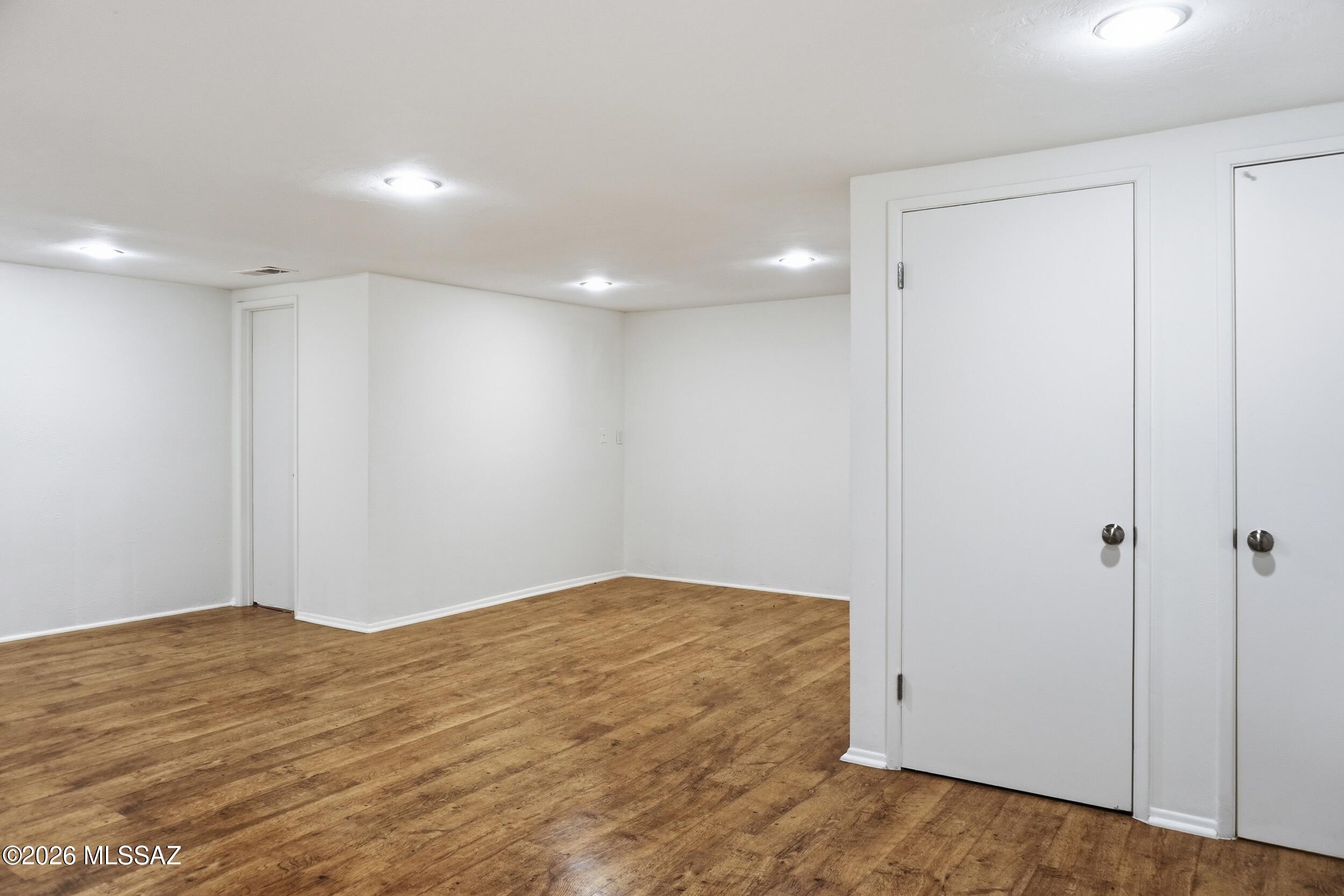 Rolling Hills Towne House - Residential