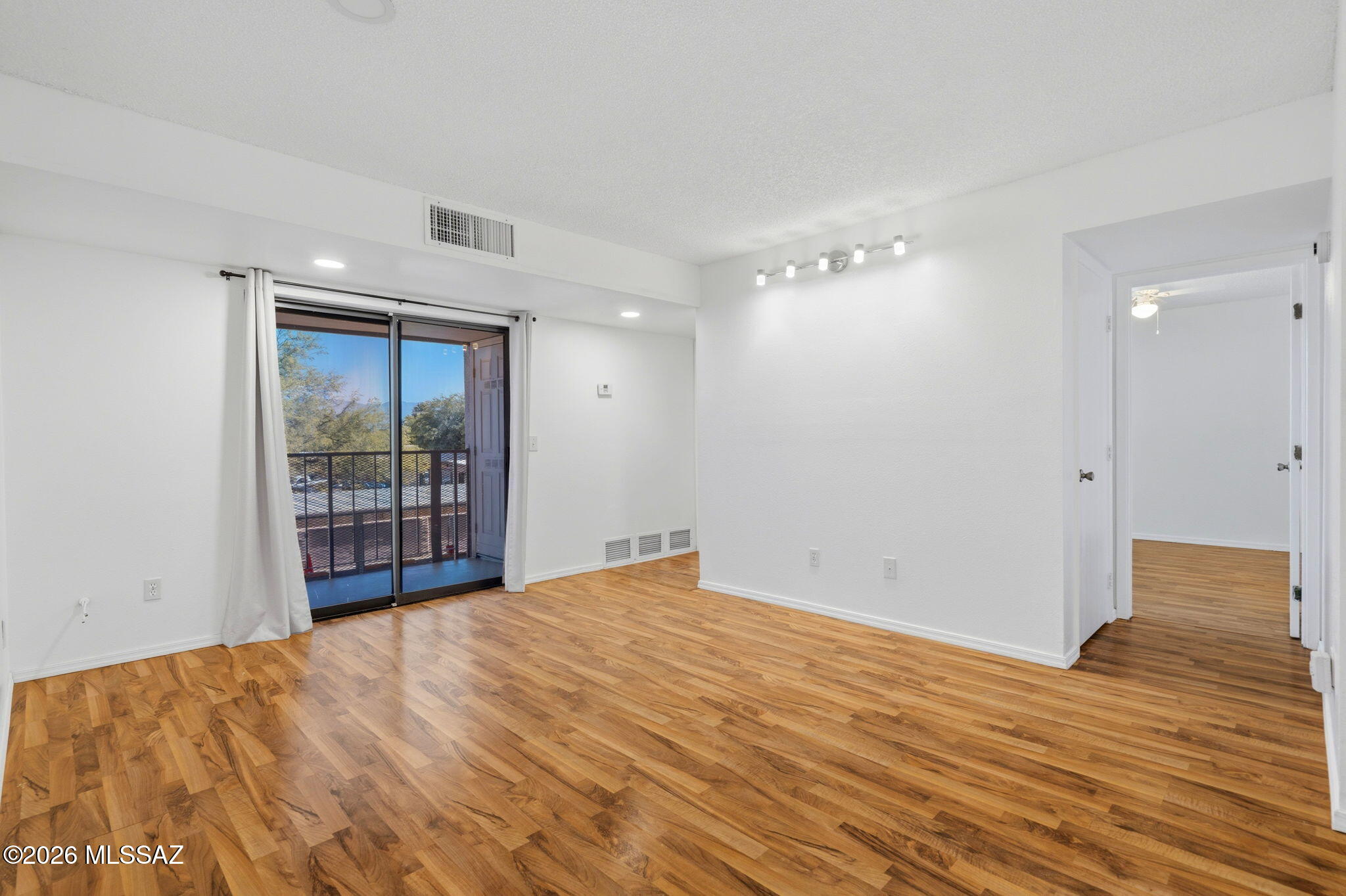 MUST SEE!!!  This beautifully UPDATED 2 bed/2 bath home is located just minutes from entertainment, shopping, and dining!  Enjoy a sprawling layout with MODERN finishes, fresh paint, HUGE bedrooms, BEAUTIFUL MOUNTAIN VIEWS from your private balcony,  and a brand NEW washer and dryer!!!!!  This HOA has some of the lowest fees available and INCLUDES the roof, water, sewer, trash, and a community POOL! DON'T MISS this opportunity to enjoy the privacy of a top floor CORNER UNIT with no one passing by and no one on top of you. The best of the best in condo living!!!