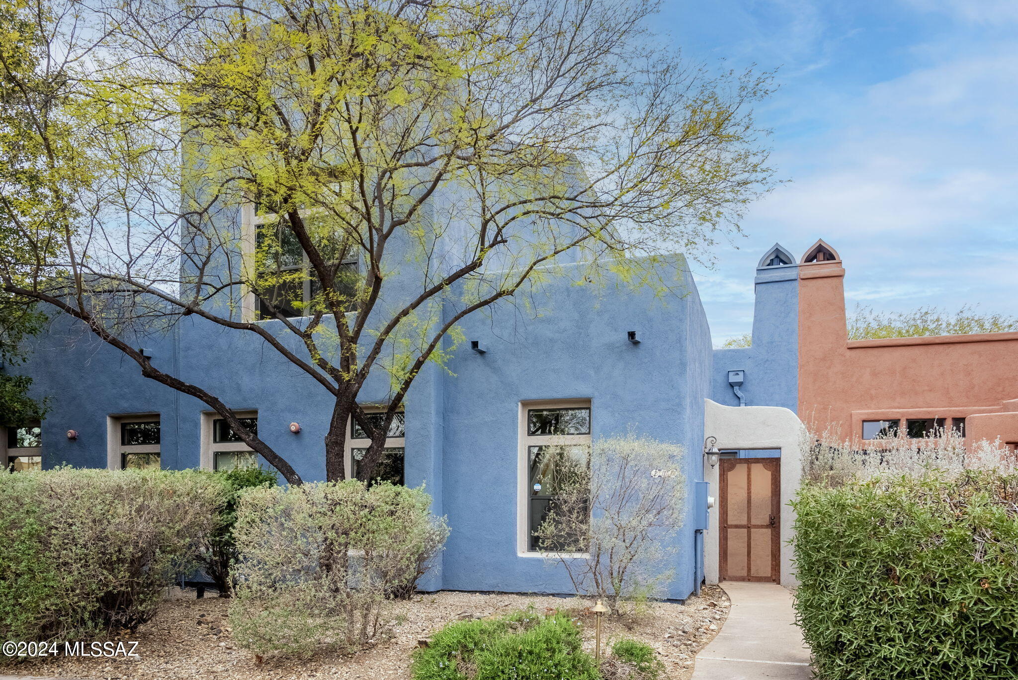 Enjoy all Tubac has to offer with this east facing 3 bedroom/2bath townhome in the Embarcadero Community! With wood beams & a beehive fireplace in the living room, this home lends itself to the southwest lifestyle. Enjoy cool evenings on the front patio which has its own fireplace to enjoy a beverage at the end of the day. With 3 bedrooms you have plenty of room for guests or to have that extra area for an office or hobby room. The entire inside is freshly painted & ready for you to put on the finishing touches. Combined with a resort style pool & workout facility you have everything you need to stay in shape.
