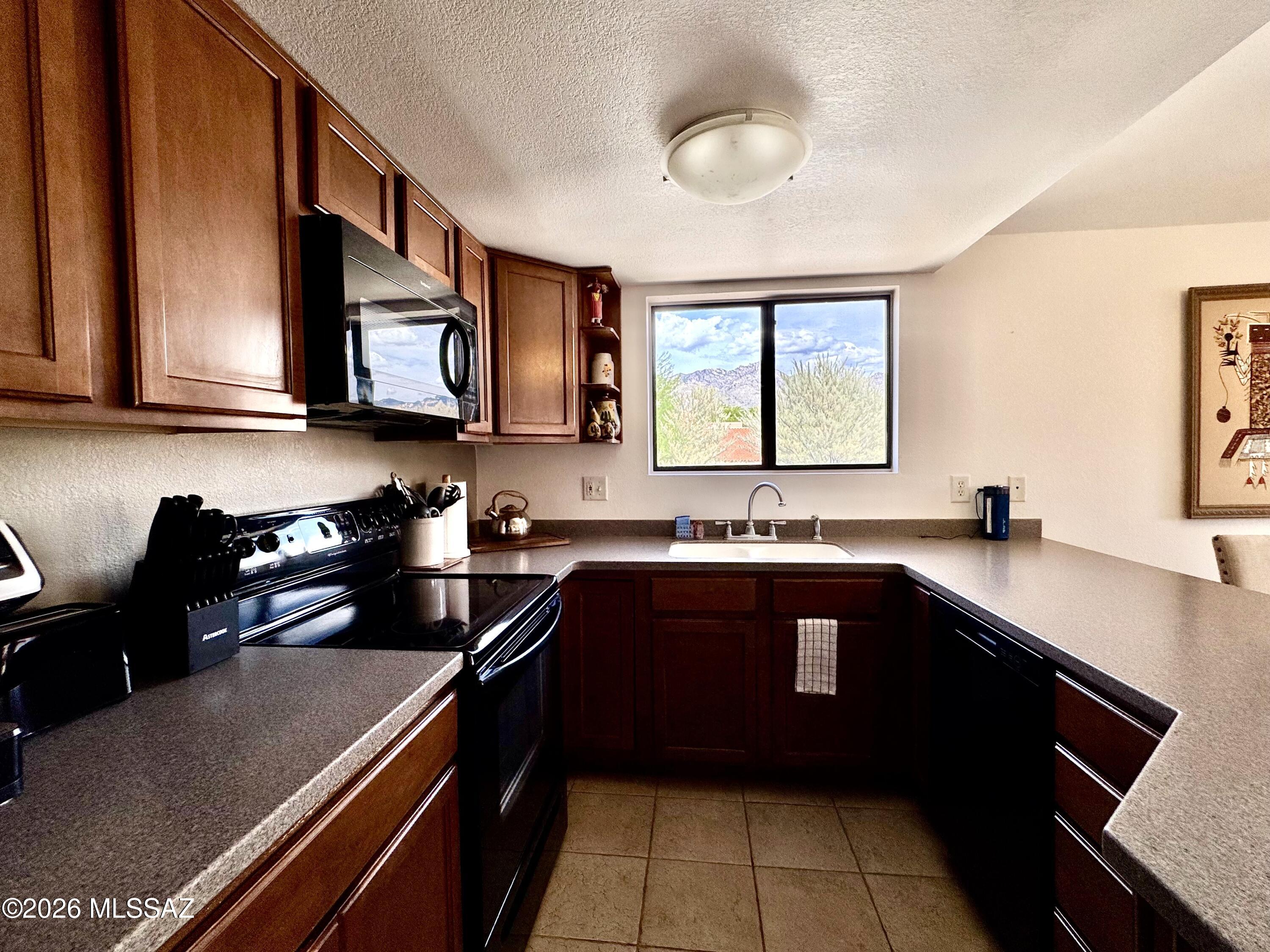 Ventana Vista Condominiums - Residential Lease