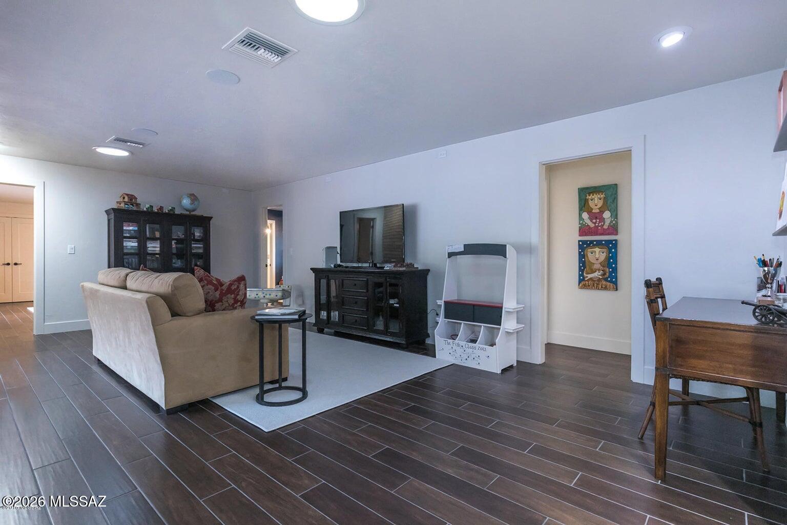 Unsubdivided - Residential Lease