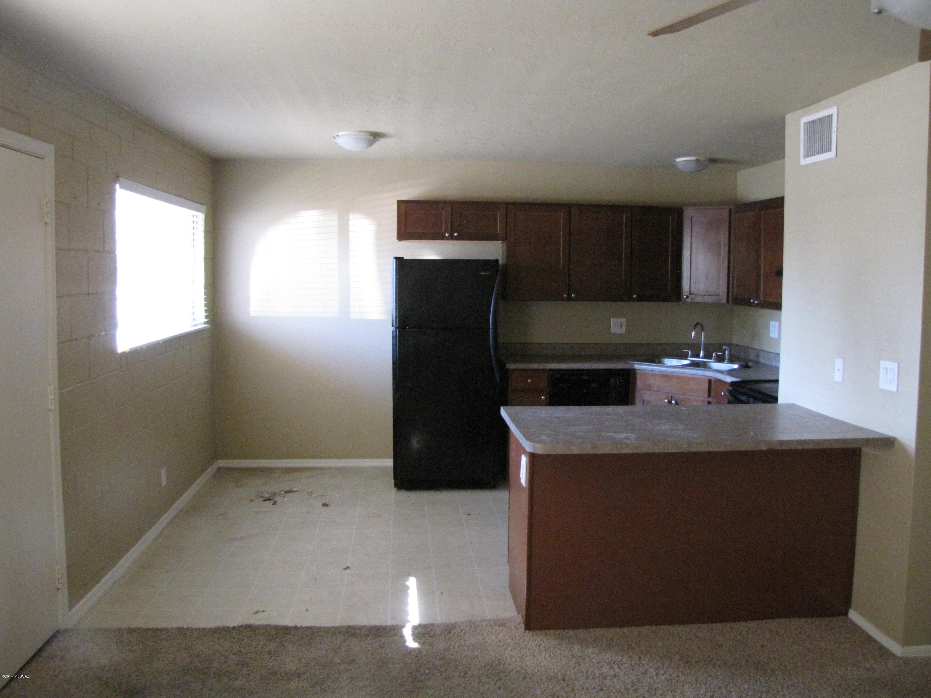 Columbus Park Condominiums (1-60) - Residential Lease