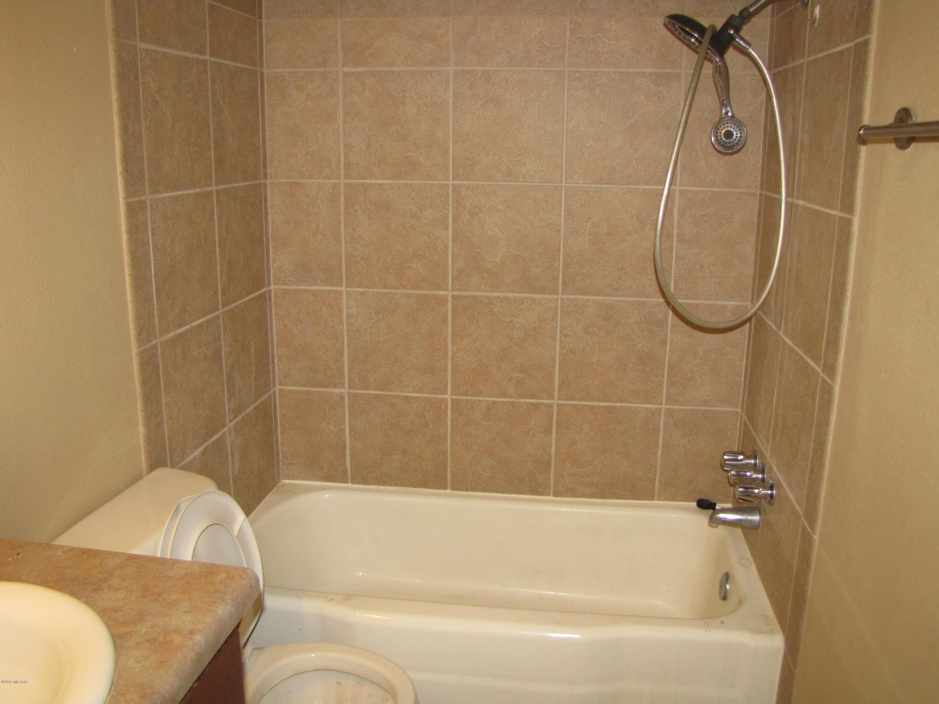 Columbus Park Condominiums (1-60) - Residential Lease