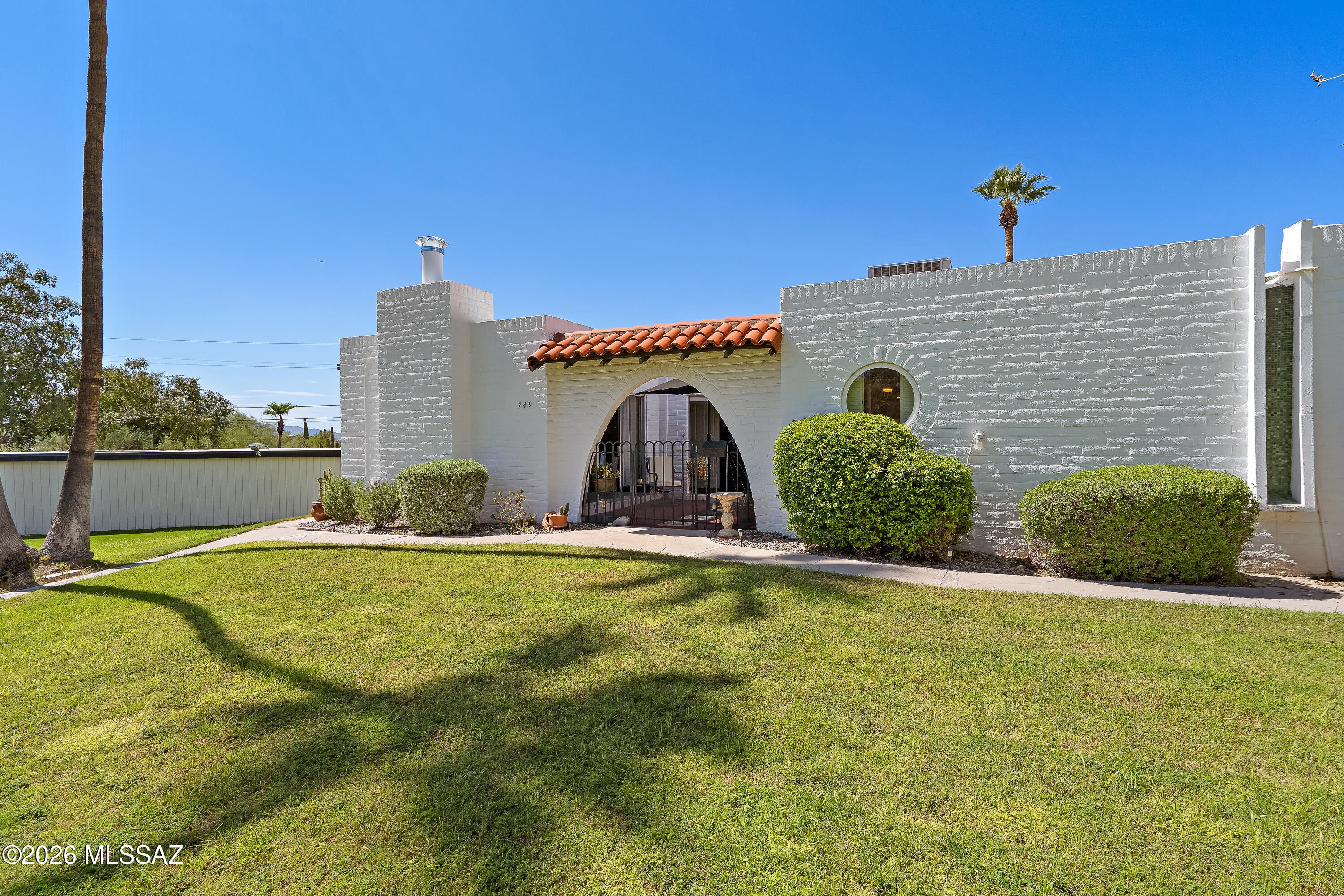 Las Lomitas (1) - Residential