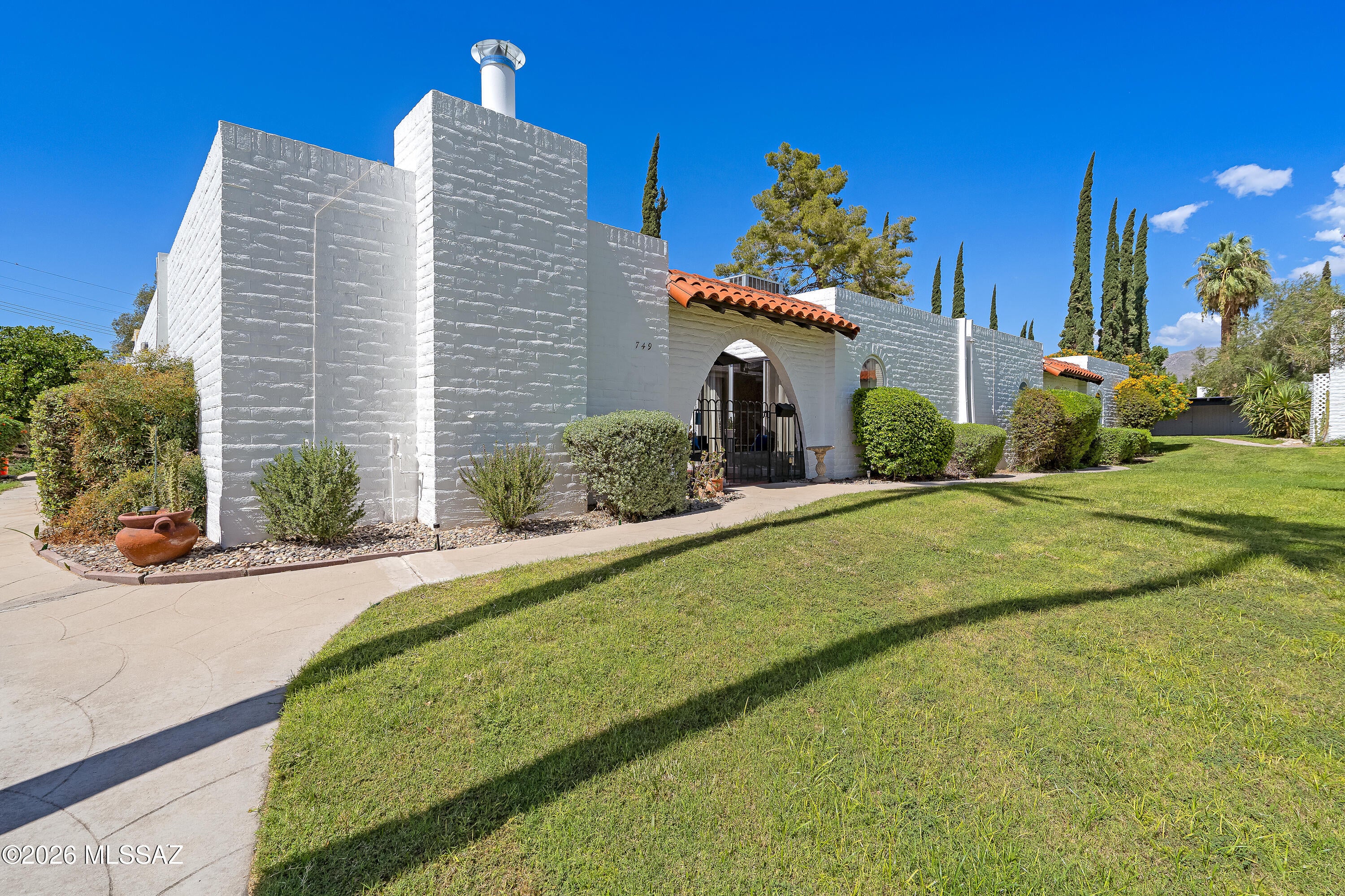 Las Lomitas (1) - Residential