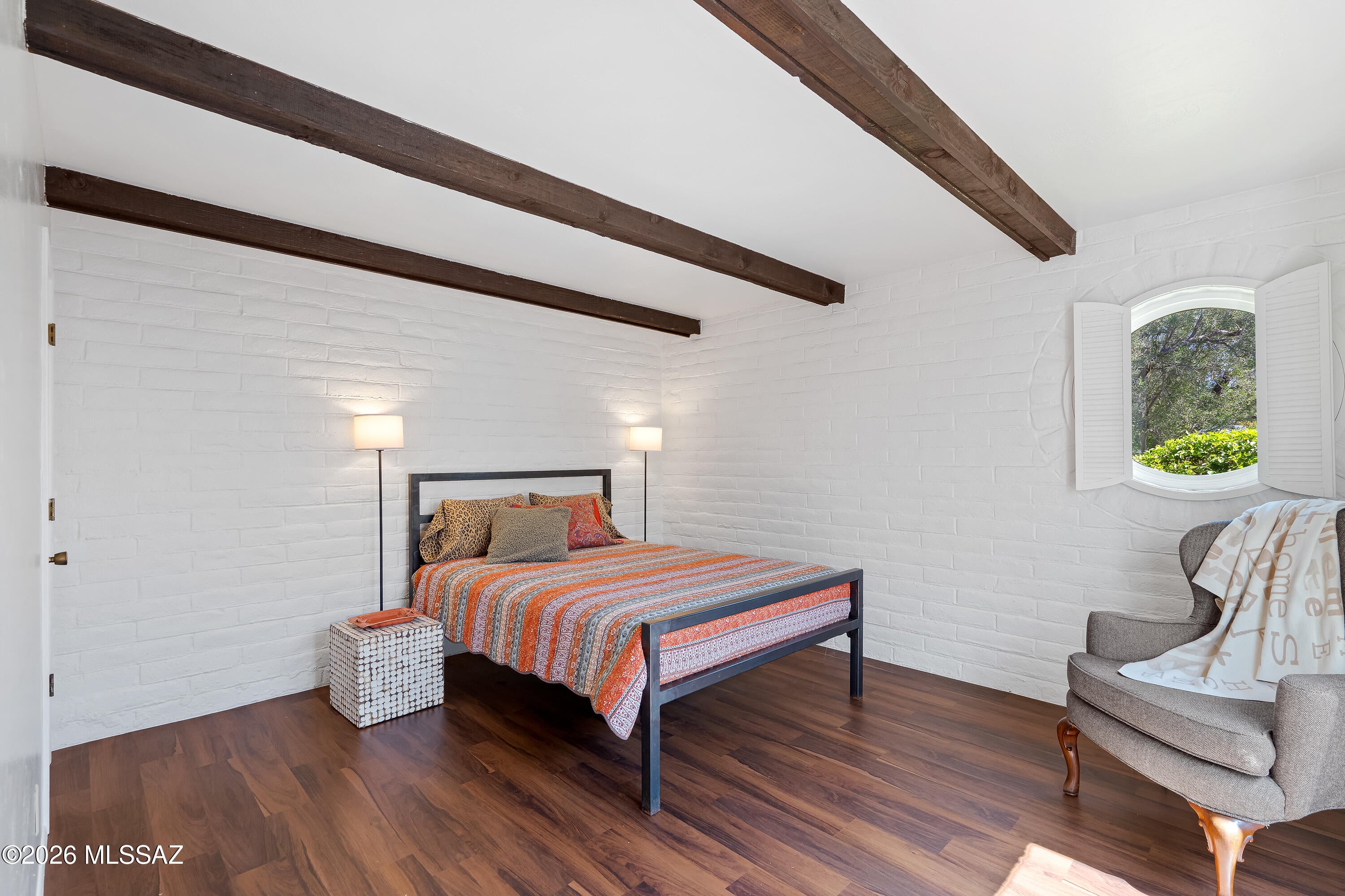 Las Lomitas (1) - Residential