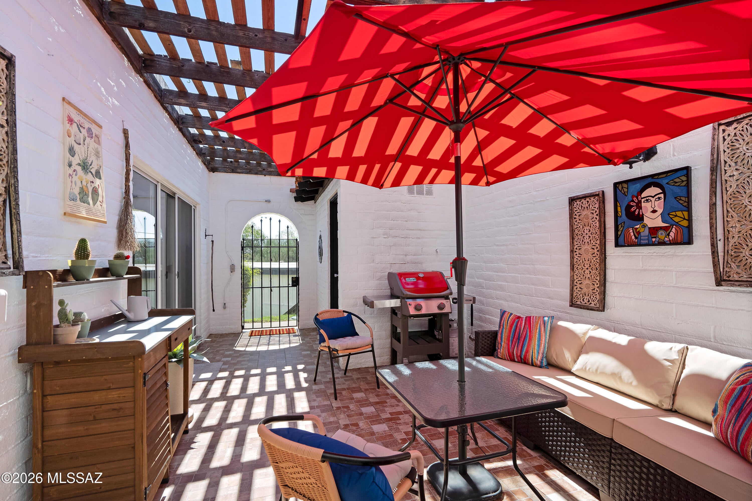 Las Lomitas (1) - Residential