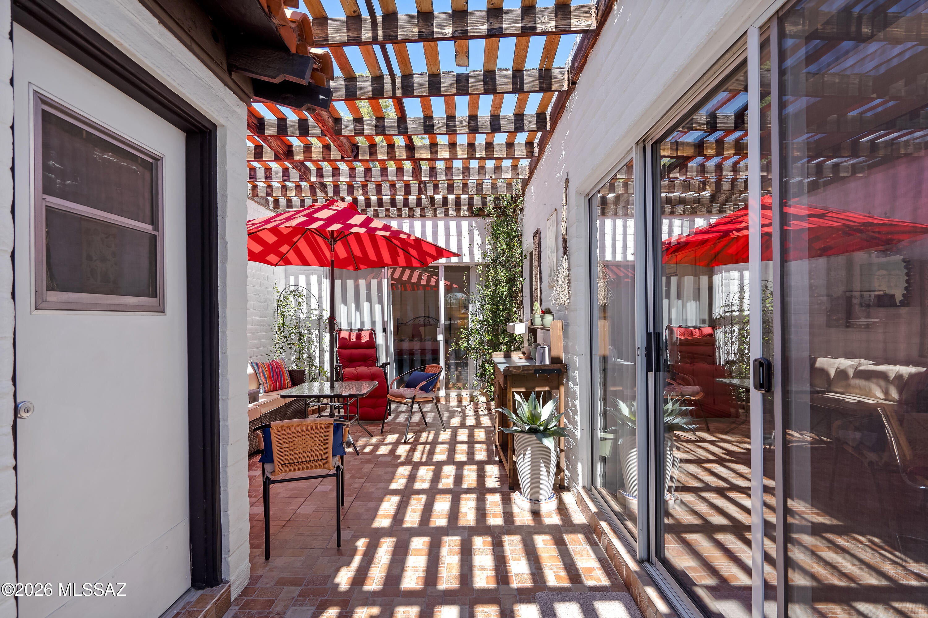 Las Lomitas (1) - Residential