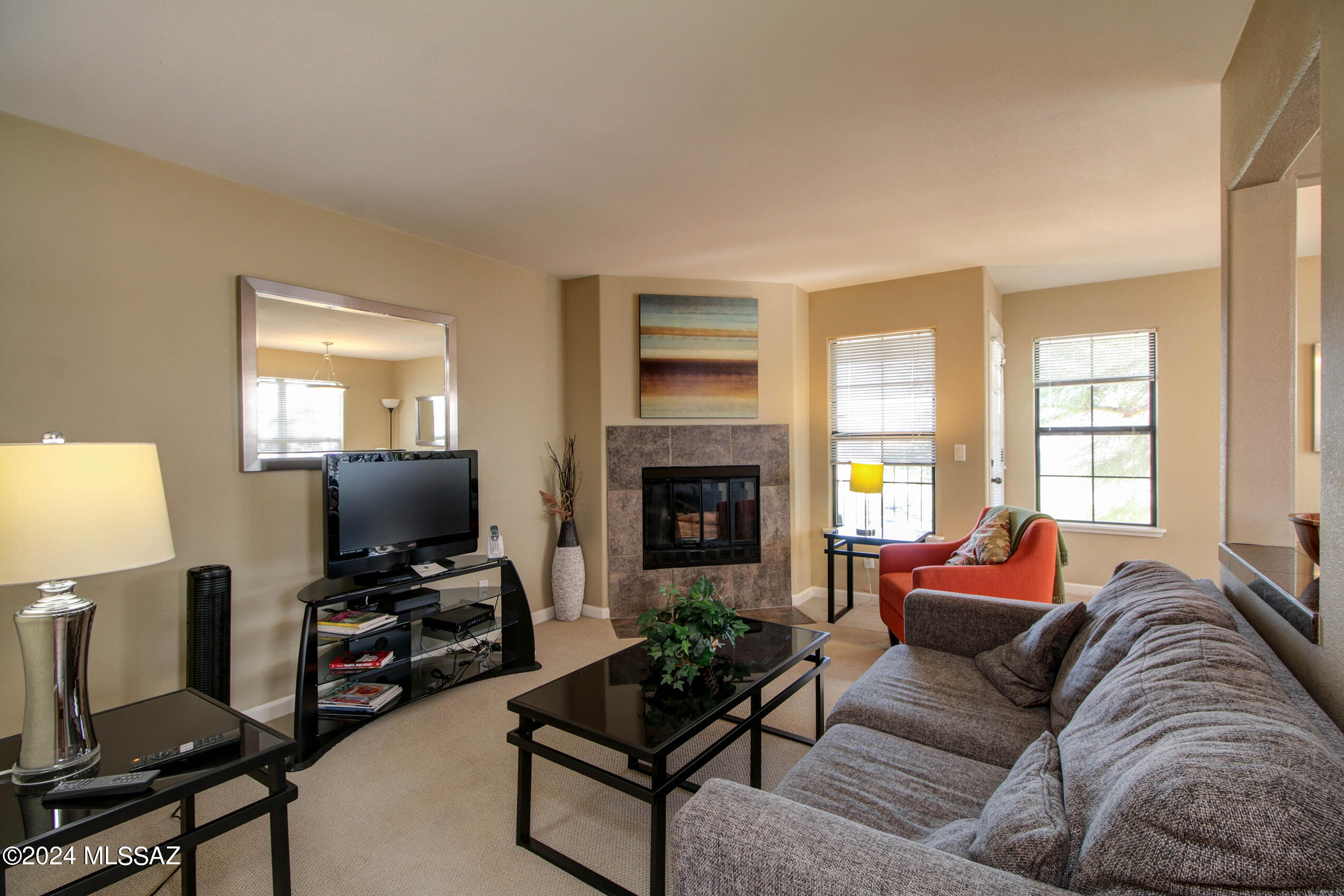 Fully furnished condo in the beautiful Catalina Foothills! Equipped with everything you need - housewares, linens, full-size washer & dryer, and Wi-Fi. Relax on your covered patio or take a dip in the sparkling pool! Close to fine dining and shopping, too.