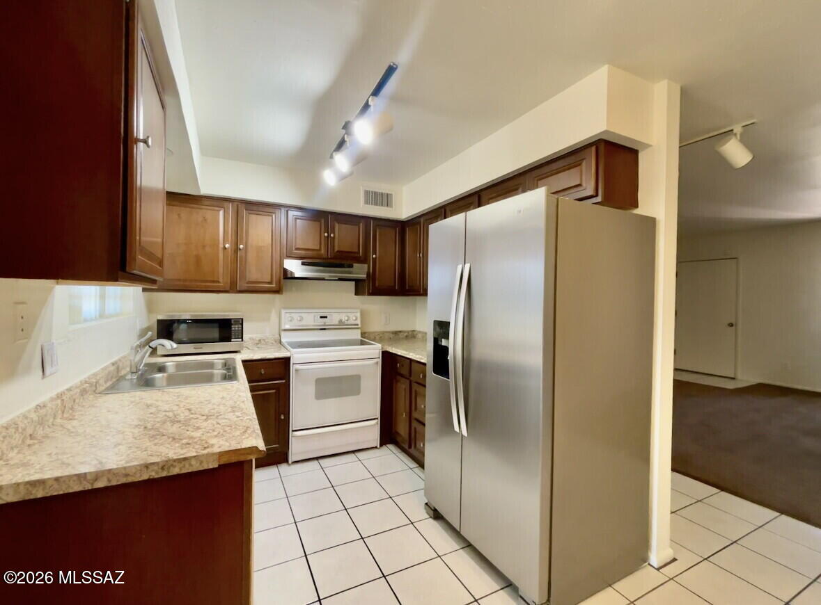 Spanish Meadows Twnhss (1-105) - Residential Lease