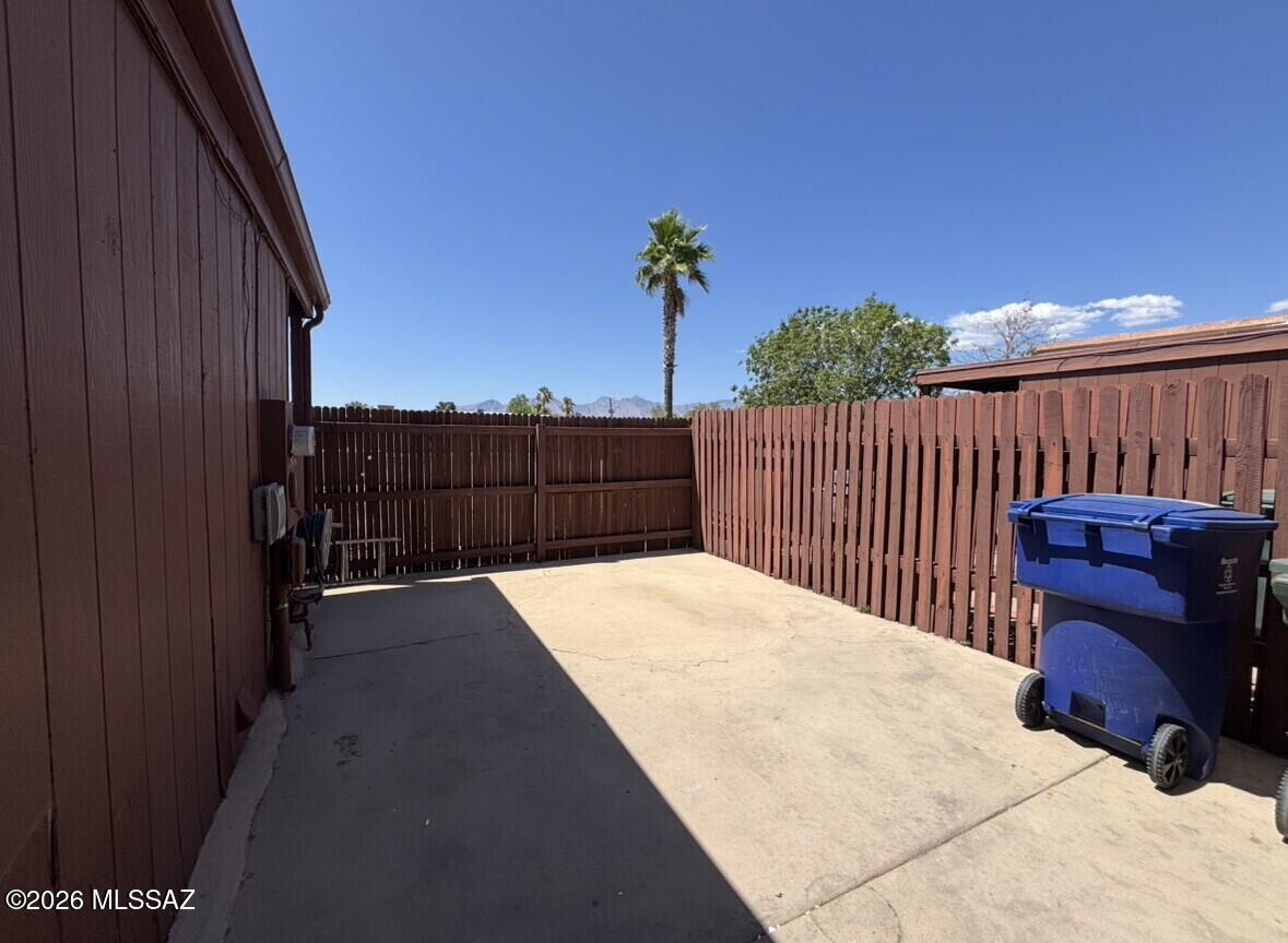 Spanish Meadows Twnhss (1-105) - Residential Lease