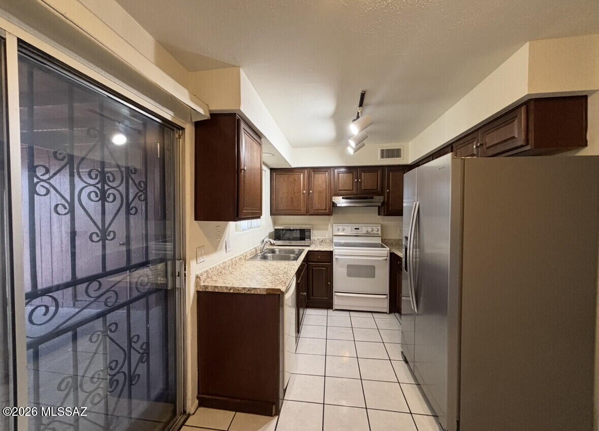 Spanish Meadows Twnhss (1-105) - Residential Lease