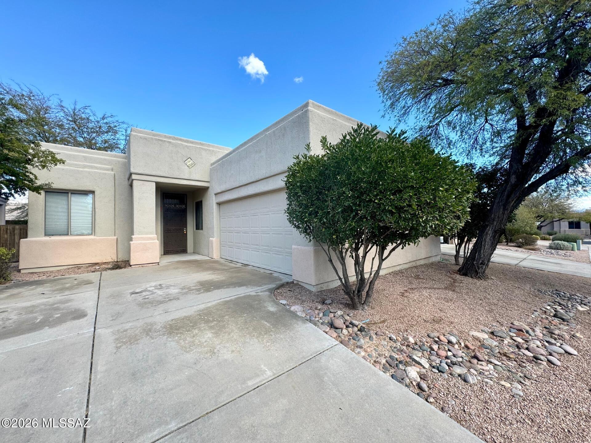 Rancho Esperero (1-343) - Residential Lease