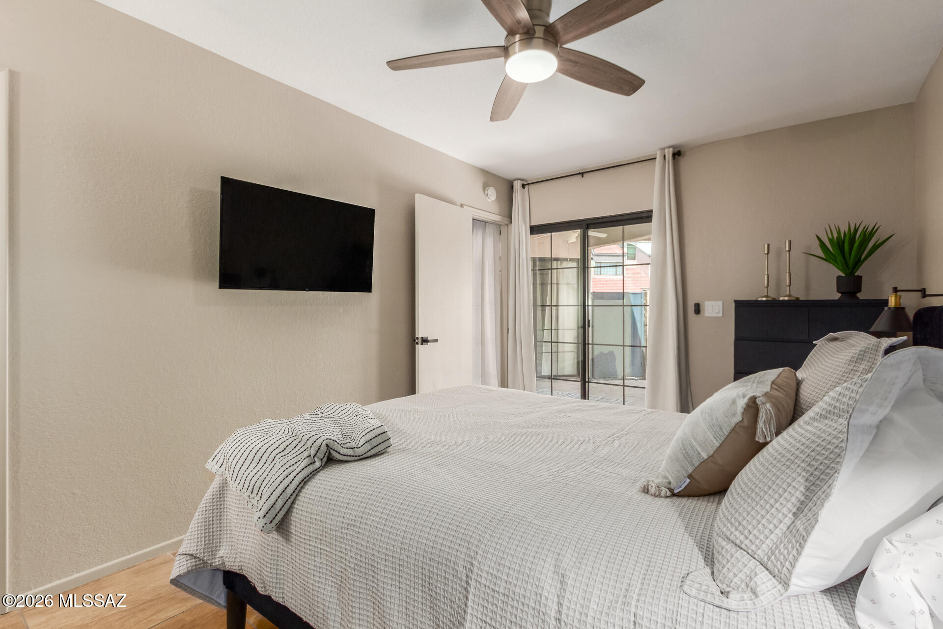 River Grove Condos. - Residential Lease