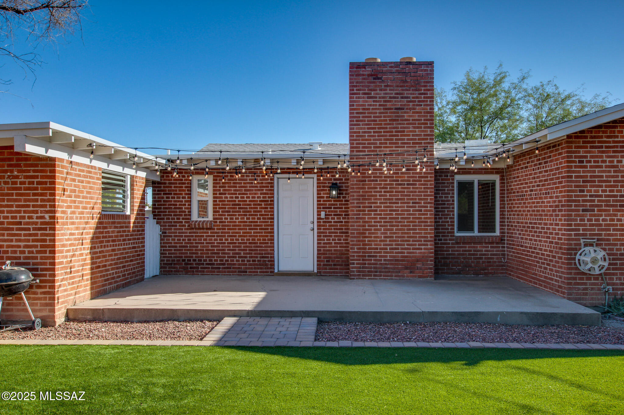 SELLER OFFERING UP TO $10,000 CREDIT TOWARD BUYER'S CLOSING COSTS WITH AN ACCEPTABLE OFFER.

Charming central Tucson home located just 3 miles from the University of Arizona! This property offers a spacious layout with a private backyard. The backyard provides space and potential to build an ADU for additional income. Previously rented to UofA students for $3,400/month, this home is an excellent investment opportunity while also being a comfortable primary residence., guest space, or multigenerational living. With its proximity to campus, shopping, dining, and parks, this home offers both convenience and strong rental demand. A rare opportunity to own a property that works beautifully as either your primary home or a high-demand rental!