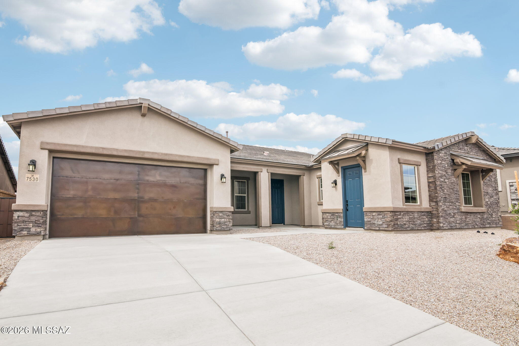 The ranch-style Hanford offers attractive curb appeal with a wide front porch. Inside, you'll find a study, a spacious great room, a nook and an open kitchen with a roomy walk-in pantry and an immense central island. The primary suite offers a large walk-in closet and a private bath with a walk-in shower. This home also boasts a flex room for added living space.