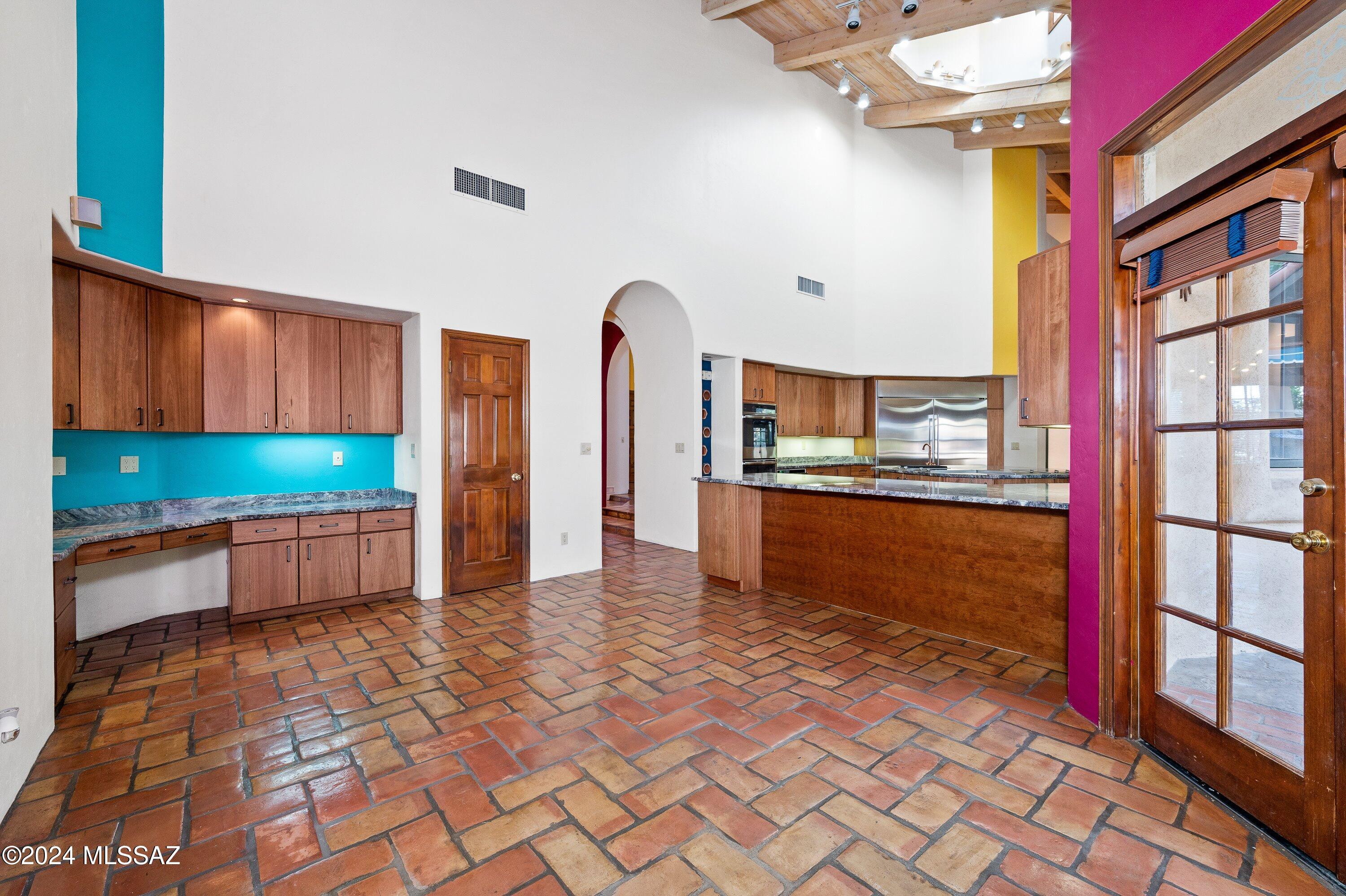 Finisterra (1-210) - Residential