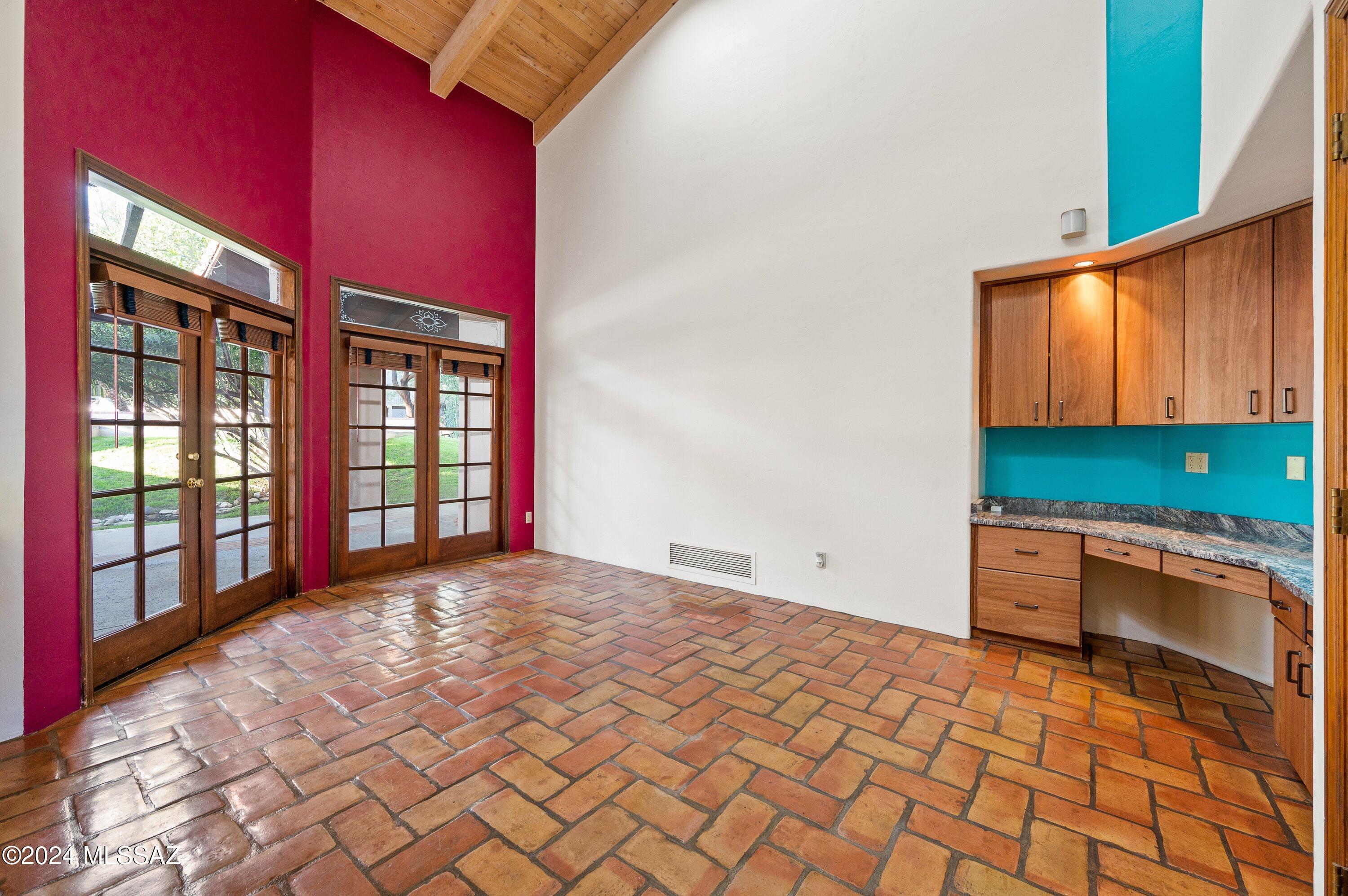 Finisterra (1-210) - Residential