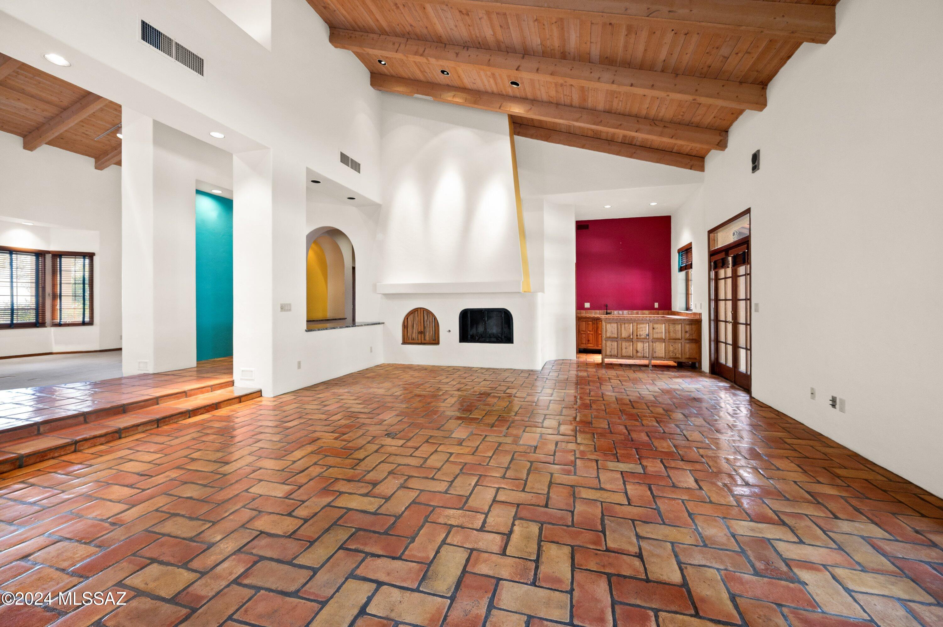 Finisterra (1-210) - Residential