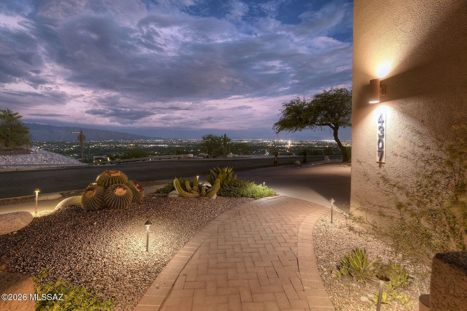 Sabino Mountain (1-290) - Residential