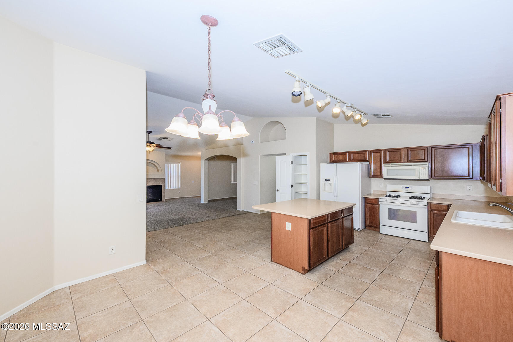 Rancho Del Lago (1-100) - Residential