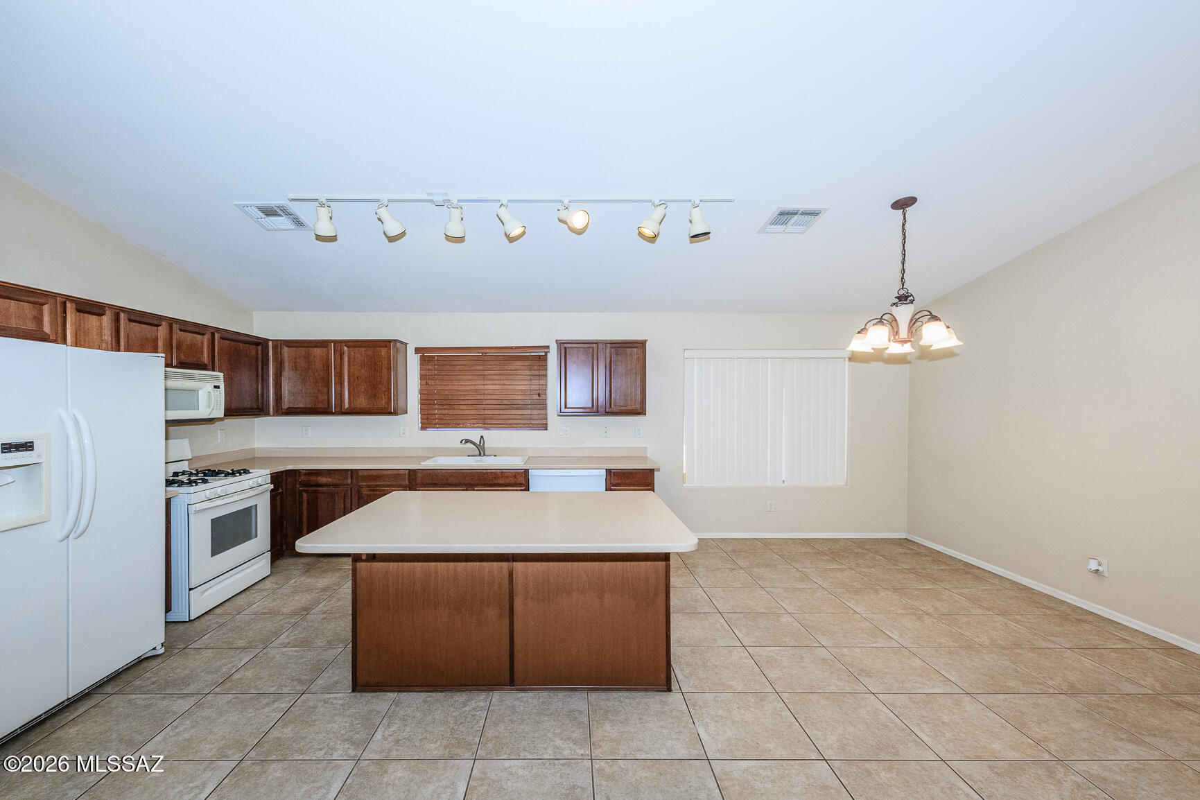 Rancho Del Lago (1-100) - Residential