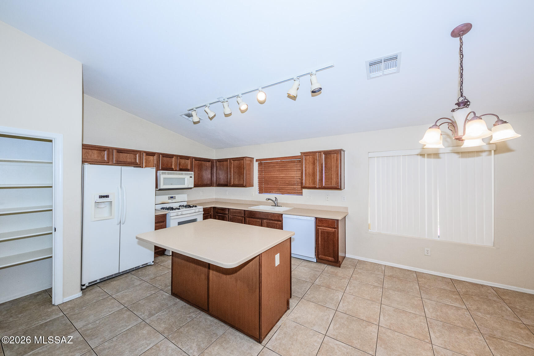 Rancho Del Lago (1-100) - Residential
