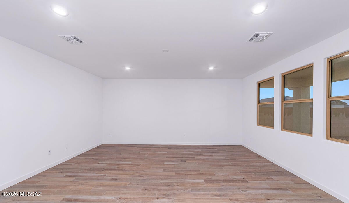 Entranda Del Toro - Residential