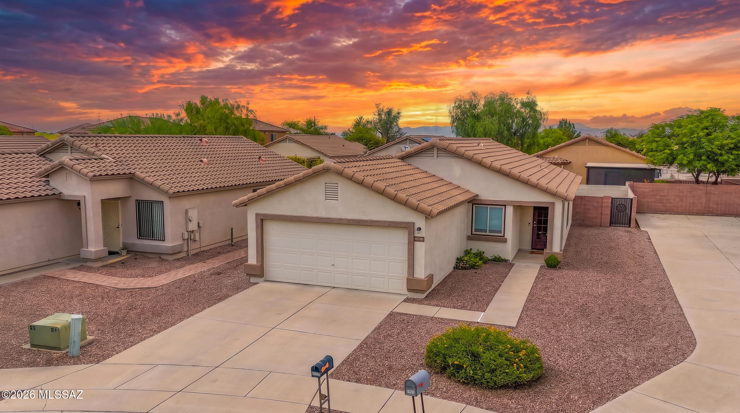 Welcome to this charming 3-bedroom, 2-bath home nestled in a quiet cul-de-sac! This well-maintained property features a spacious Arizona room, perfect for relaxing, entertaining, or enjoying additional living space year-round. The home also includes a water softener for added comfort and convenience.
Ideally located close to the freeway, parks, and grocery stores, you'll enjoy easy commuting and quick access to everyday essentials. Whether you're a first-time homebuyer, growing family, or looking to downsize, this home offers a wonderful combination of comfort, convenience, and location. Don't miss the opportunity to make it yours!