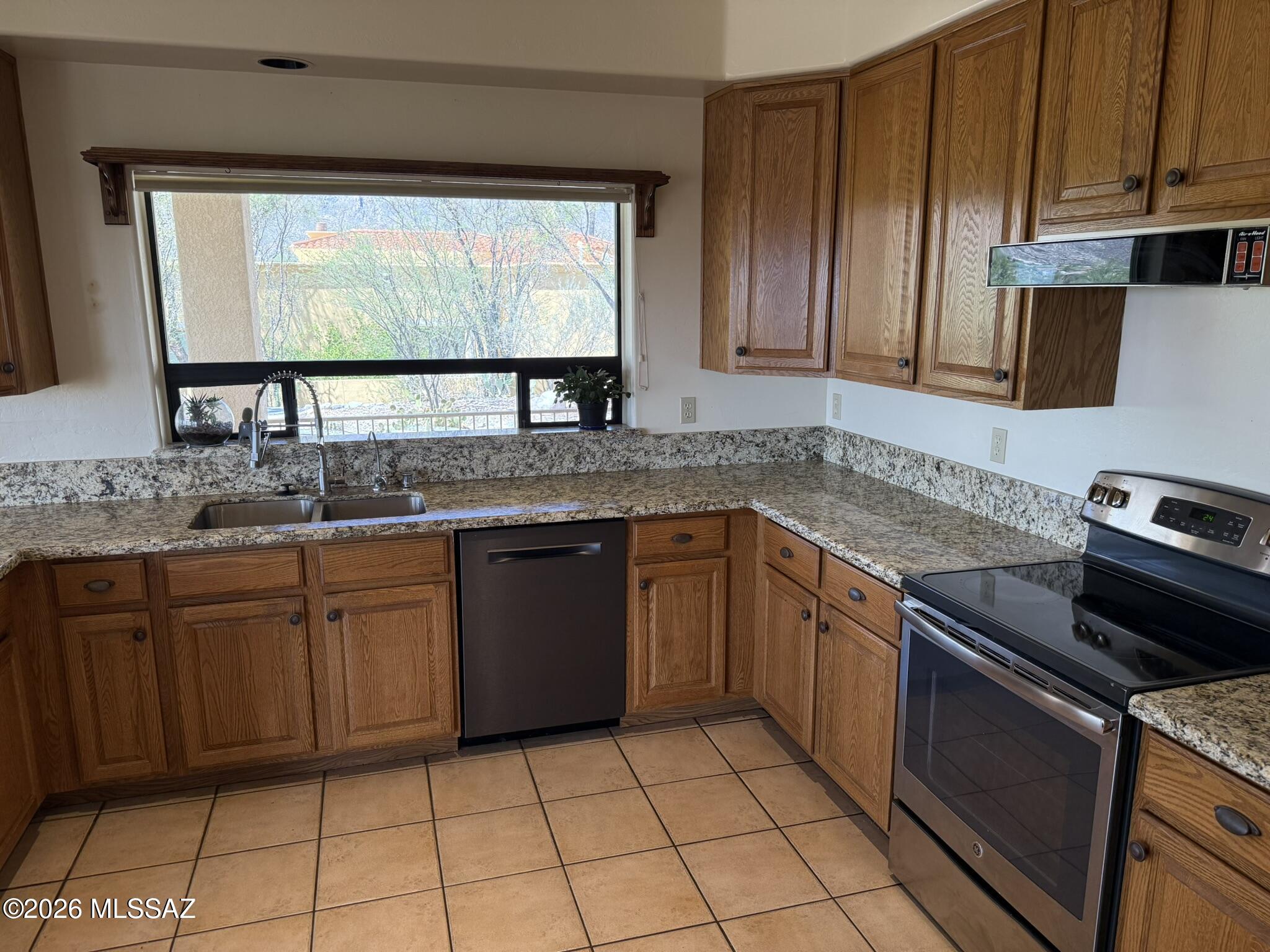 Alta Vista (99-145) - Residential Lease