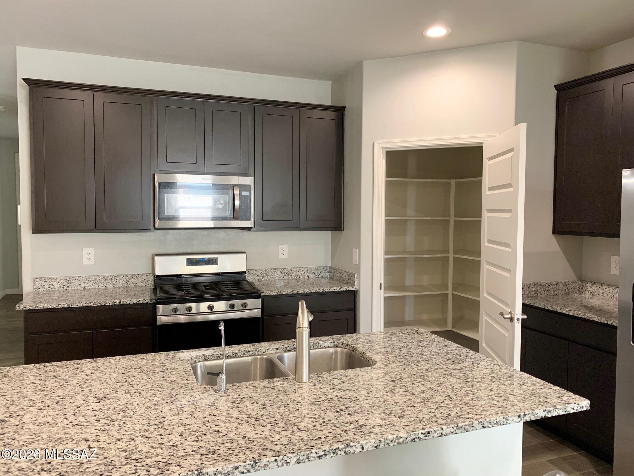 Saguaro Bloom 7B - Residential
