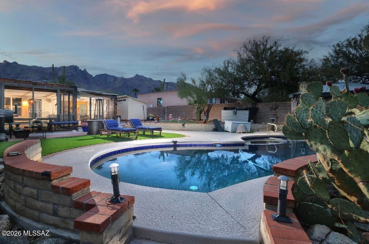 The Foothills Clusters (373-569) - Residential