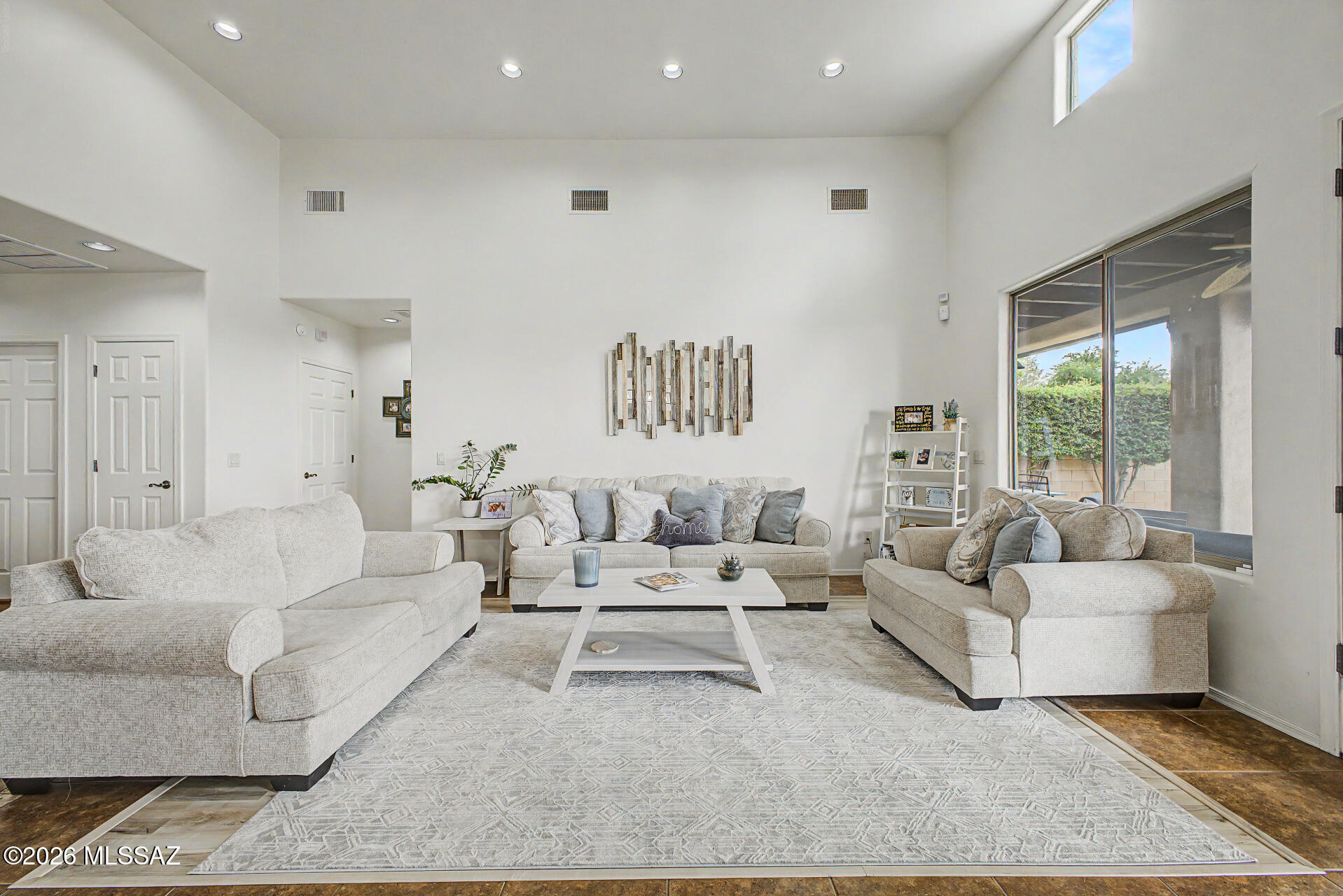 Rancho Del Lago (541-607) - Residential