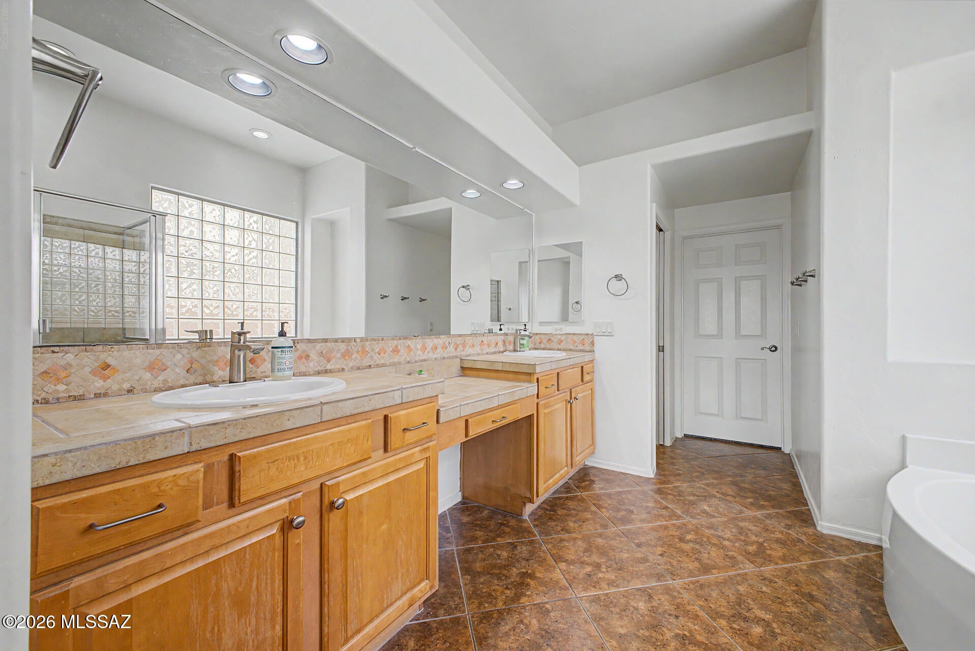 Rancho Del Lago (541-607) - Residential