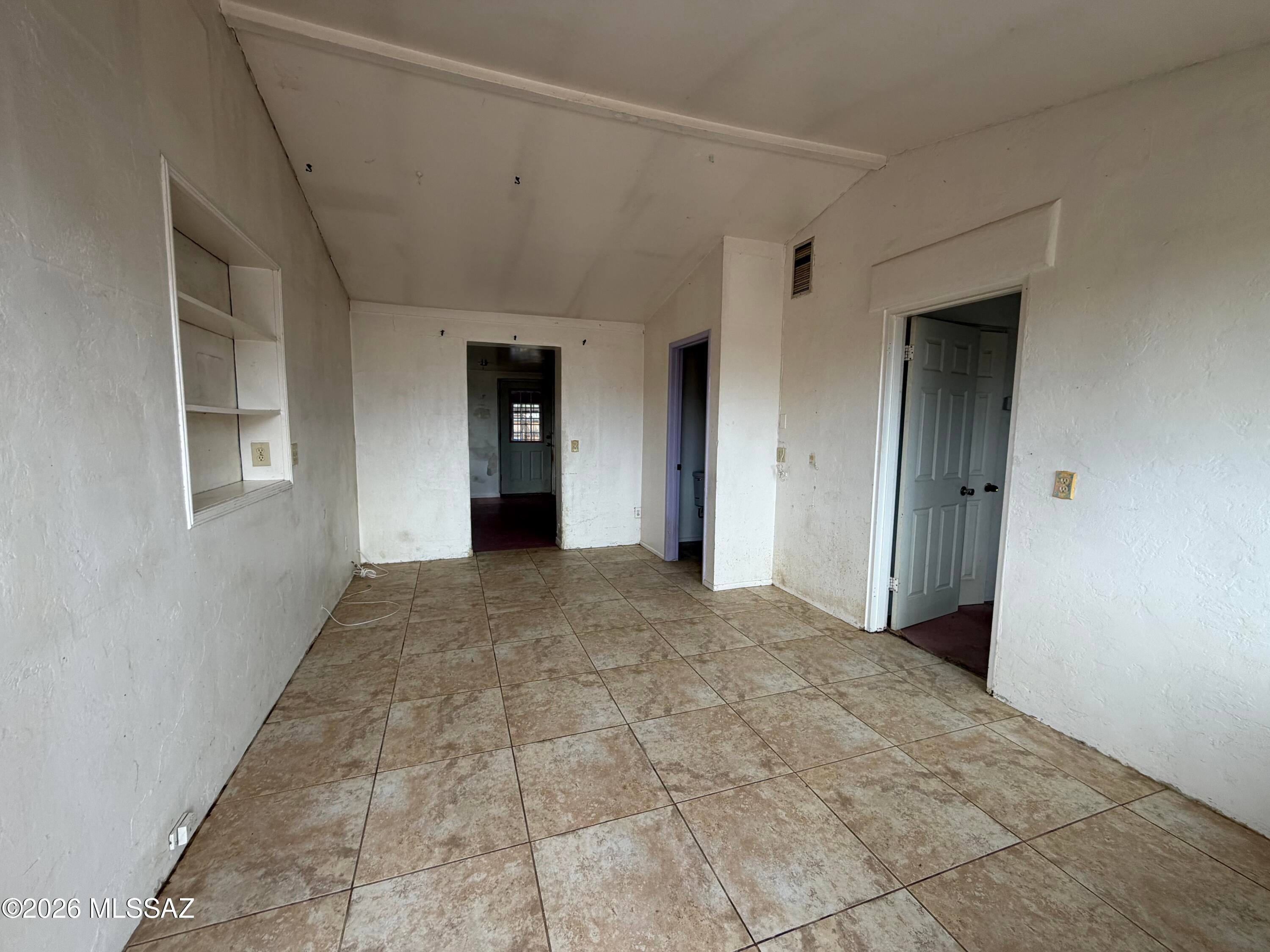 Lots of potential in a great location! This fixer-upper is a fantastic opportunity for investors, flippers, or buyers looking to create their dream property. Bring your vision, creativity, and tools to unlock its potential. Possible owner financing available! Don't miss this opportunity to turn a property with potential into something special. Contact us today for more details!
Property in As - Is Condition