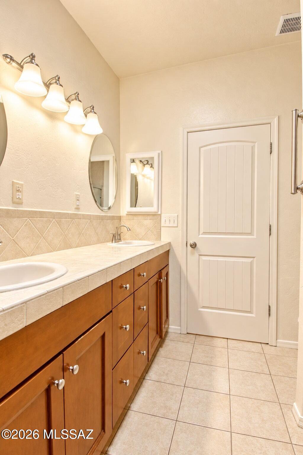 Windsor Park NO 3 (1-24) - Residential