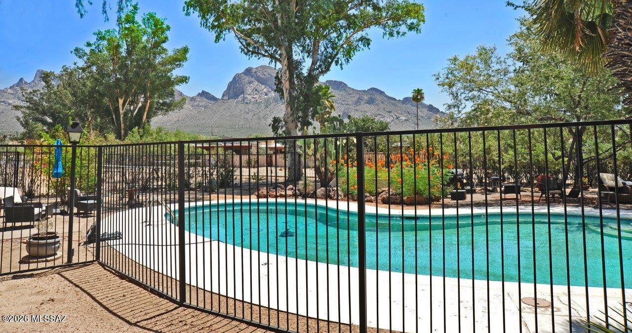 Cancha Del Golf - Residential