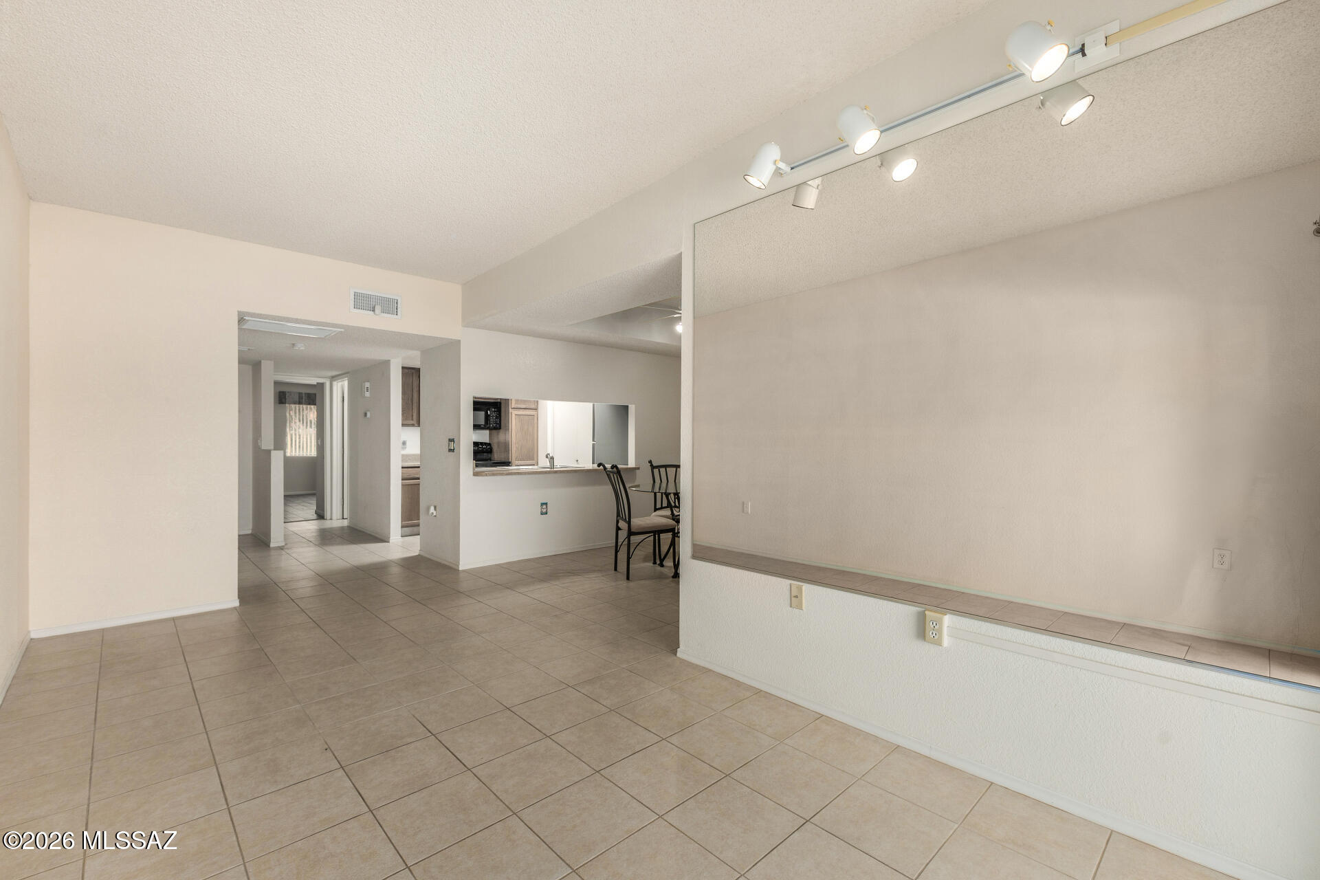 La Cholla Hills(1-313) - Residential